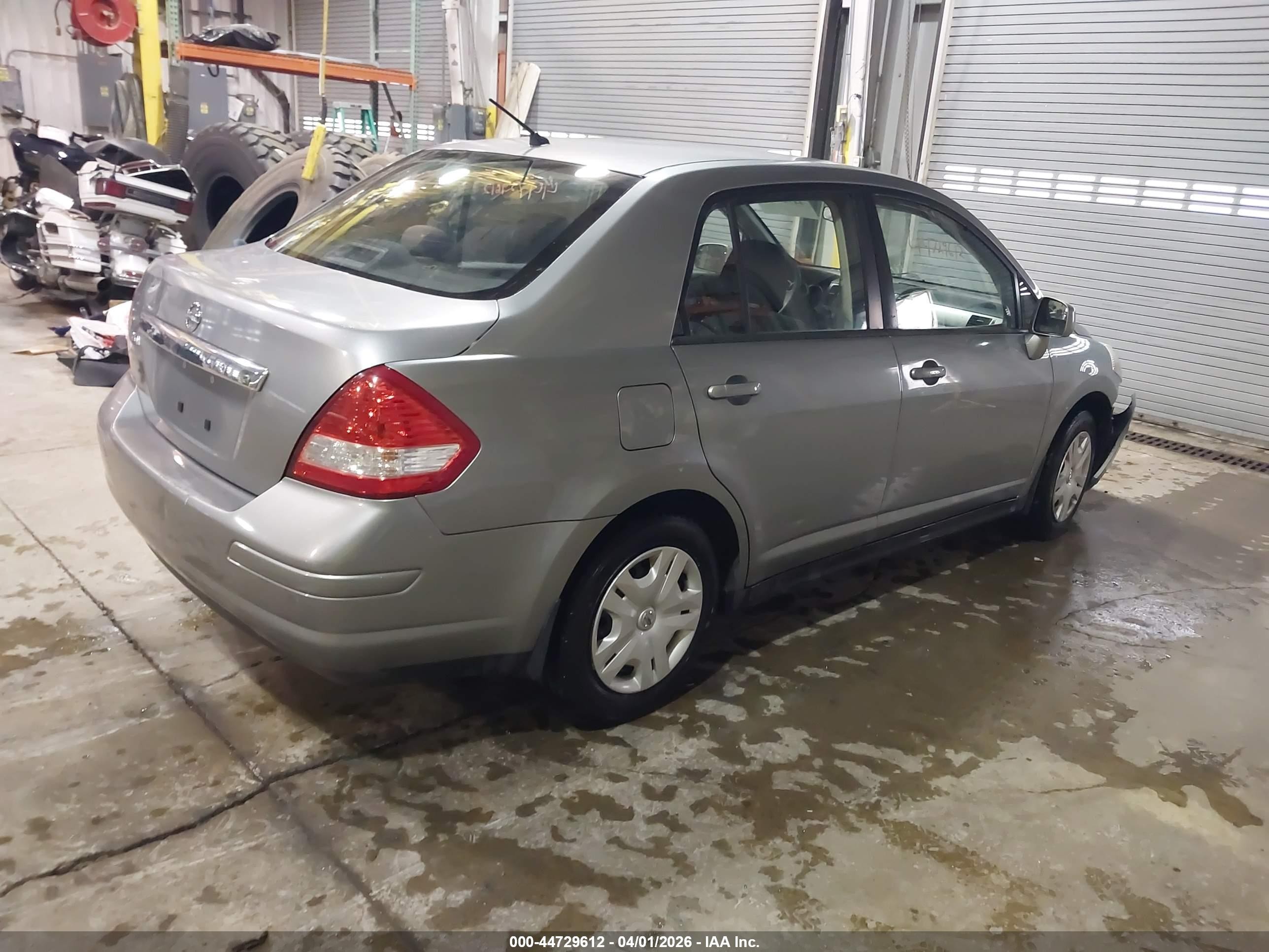 2011 Nissan Versa 1.8s Gray vin: 3N1BC1AP5BL381094