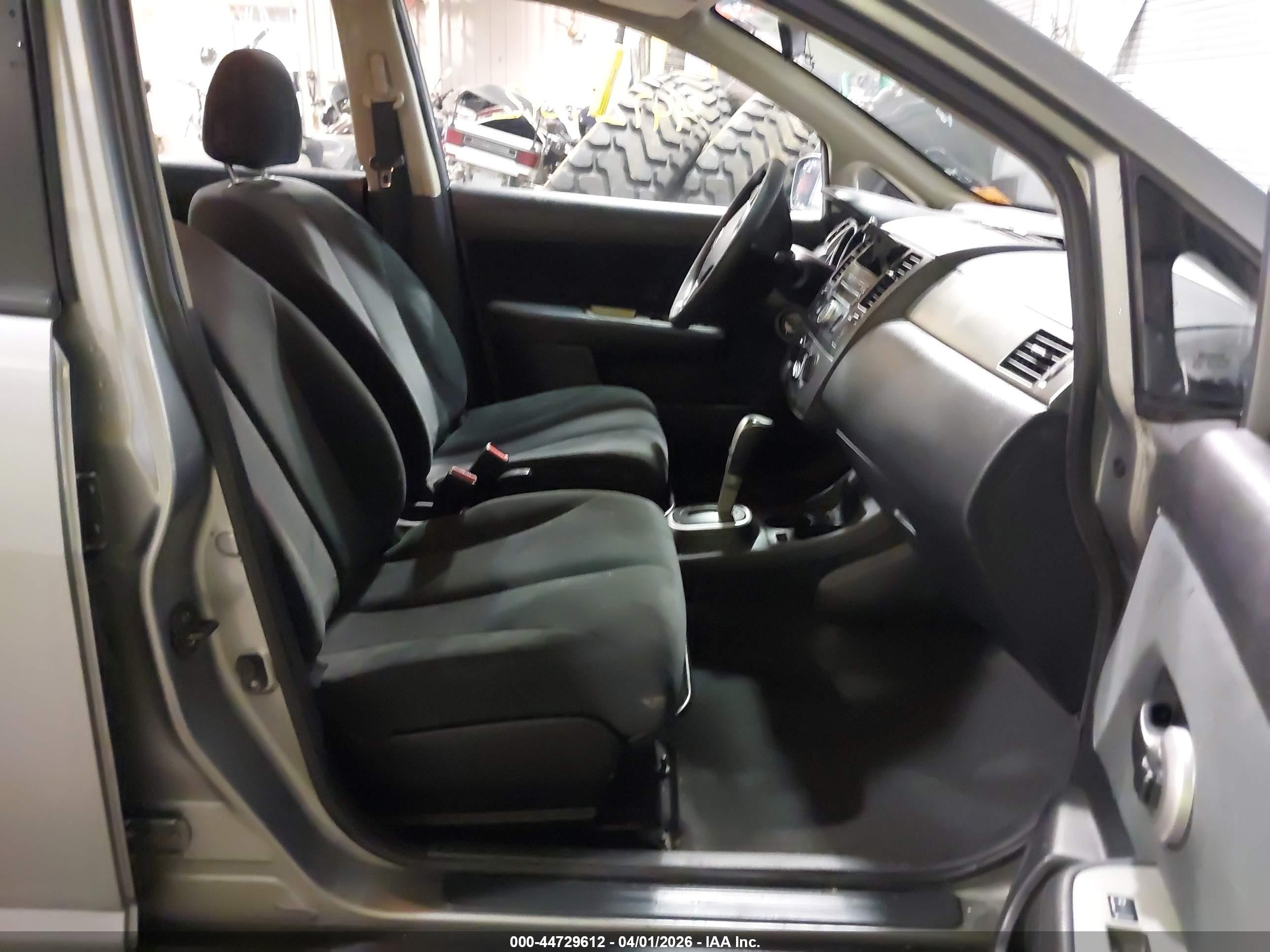 2011 Nissan Versa 1.8s Gray vin: 3N1BC1AP5BL381094