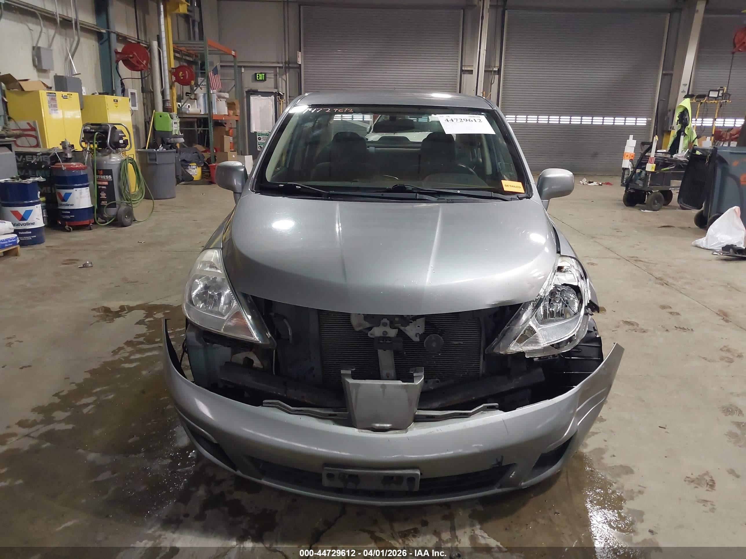 2011 Nissan Versa 1.8s Gray vin: 3N1BC1AP5BL381094