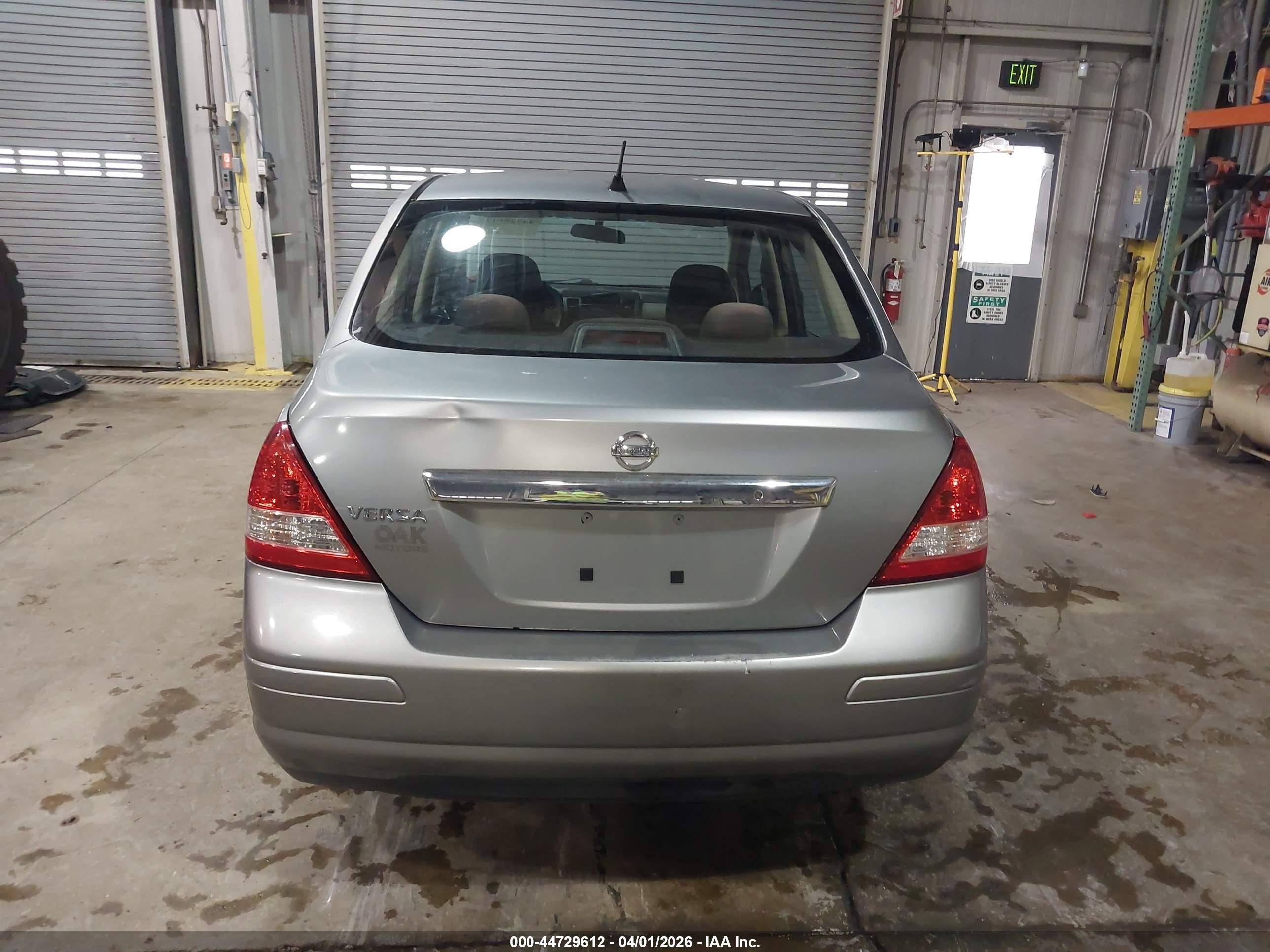 2011 Nissan Versa 1.8s Gray vin: 3N1BC1AP5BL381094