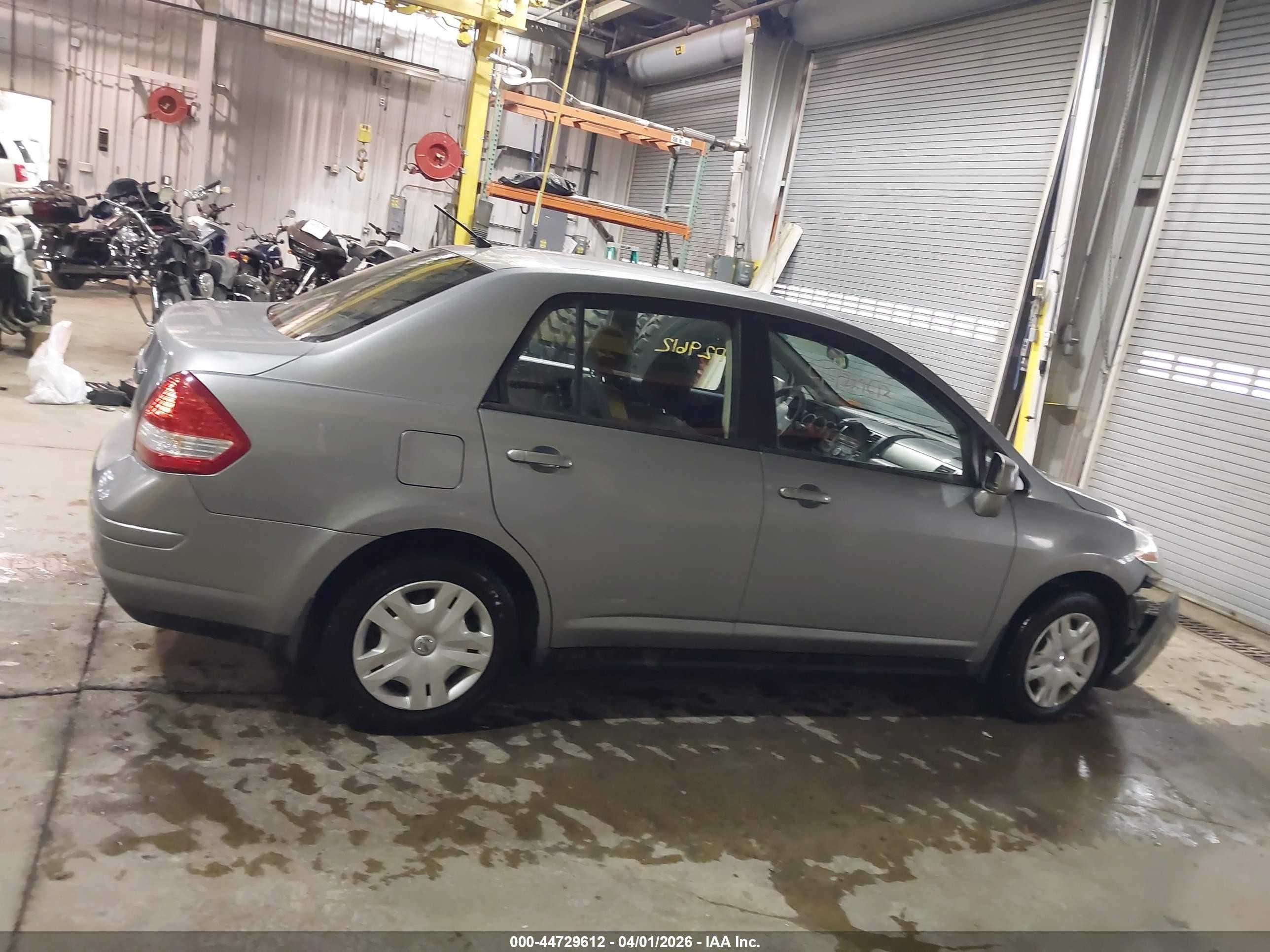 2011 Nissan Versa 1.8s Gray vin: 3N1BC1AP5BL381094