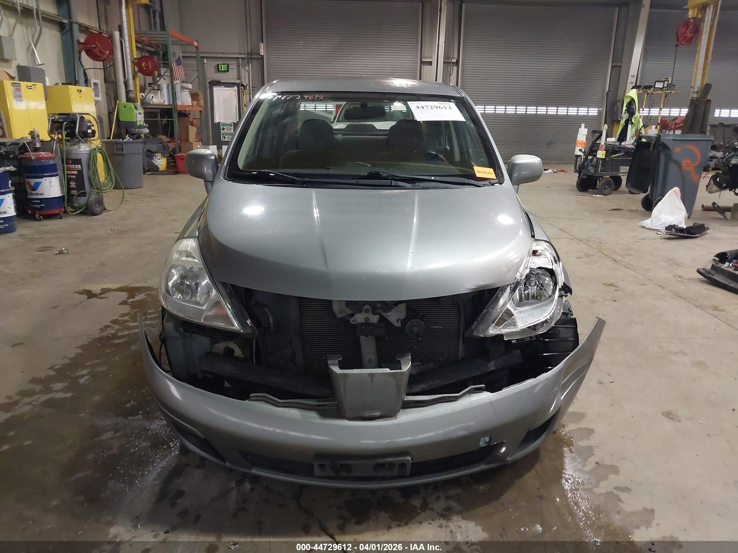 2011 Nissan Versa 1.8s Gray vin: 3N1BC1AP5BL381094