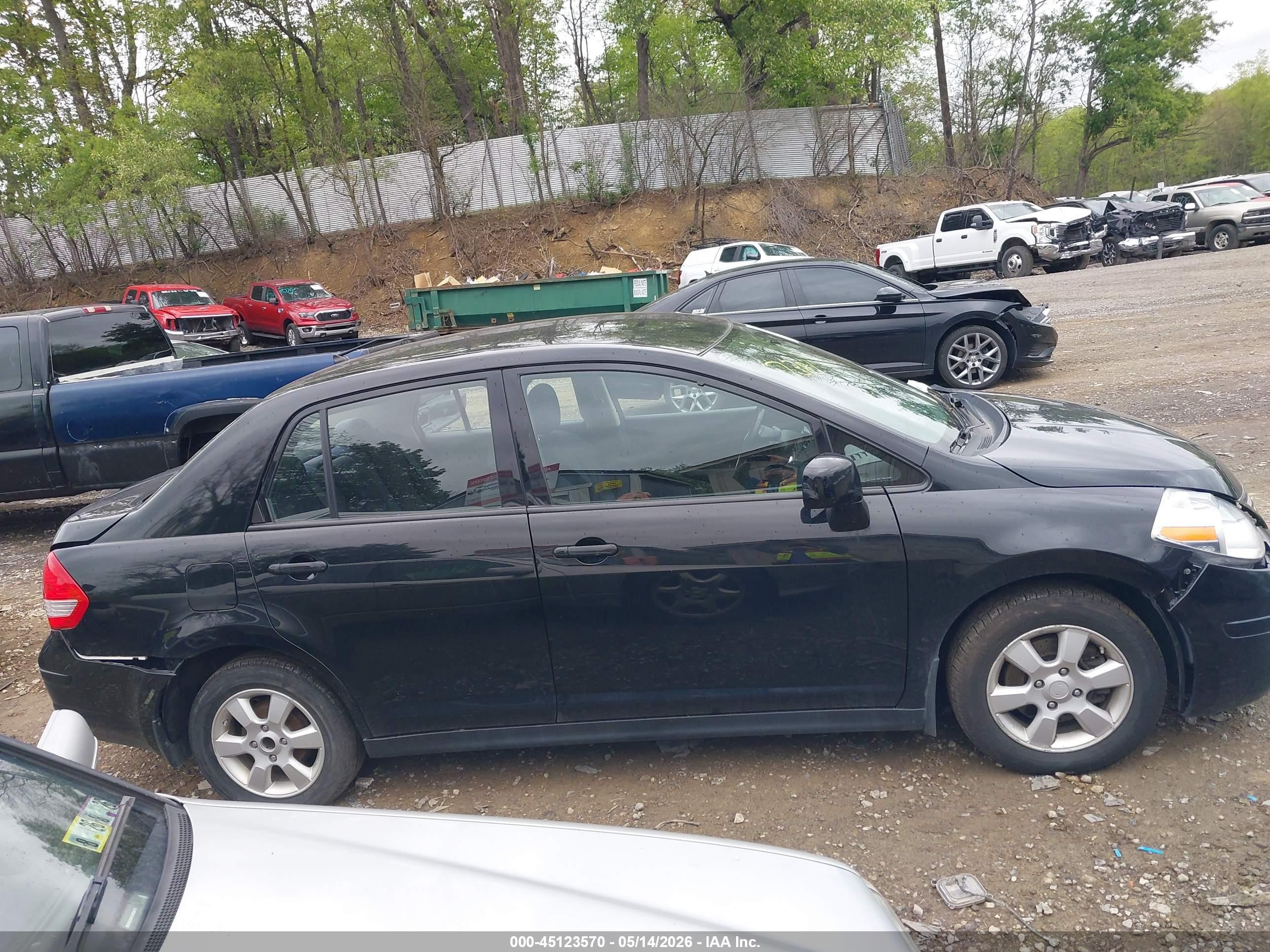 2011 Nissan Versa 1.8sl Black vin: 3N1BC1AP5BL387381