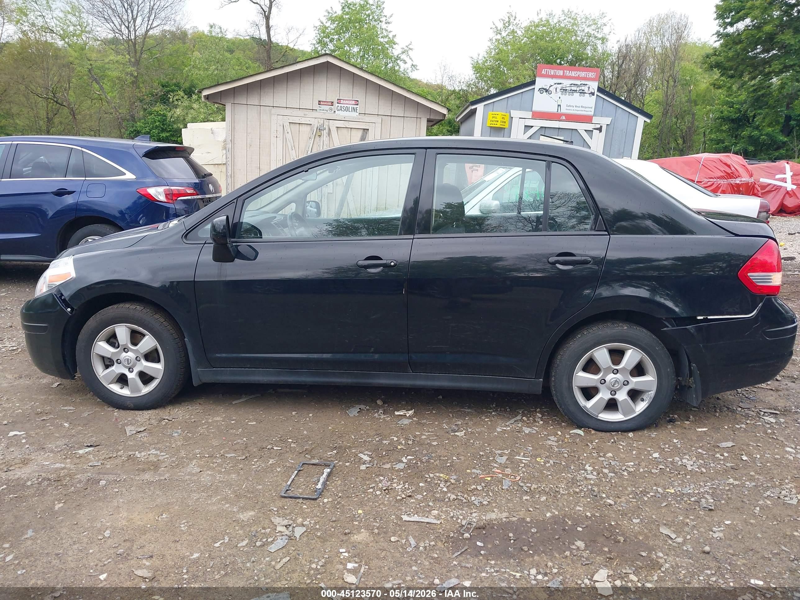 2011 Nissan Versa 1.8sl Black vin: 3N1BC1AP5BL387381