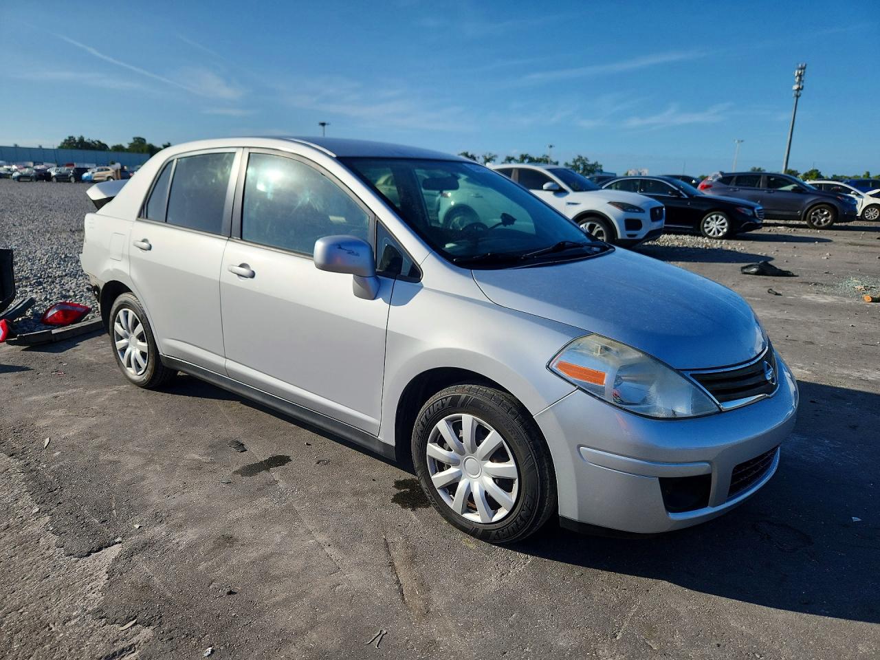 2011 Nissan Versa 1.8 S Silver vin: 3N1BC1AP5BL478215