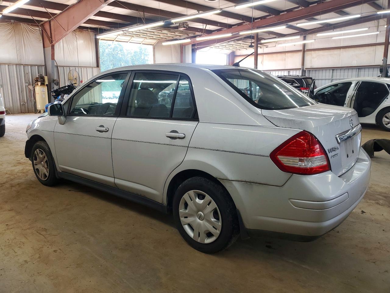 2010 Nissan Versa 1.8 S Silver vin: 3N1BC1AP6AL379045