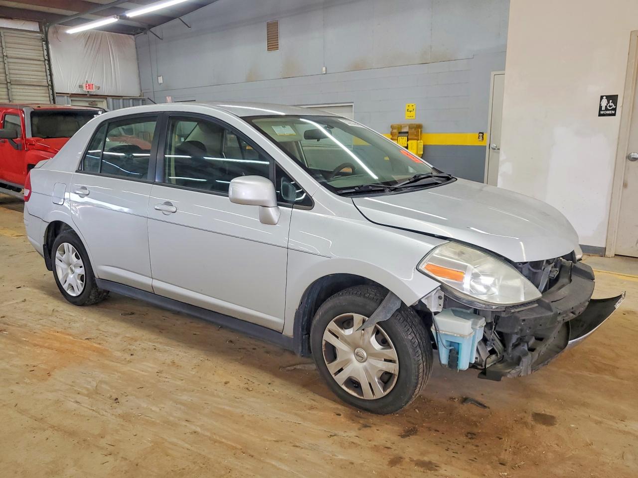 2010 Nissan Versa 1.8 S Silver vin: 3N1BC1AP6AL379045