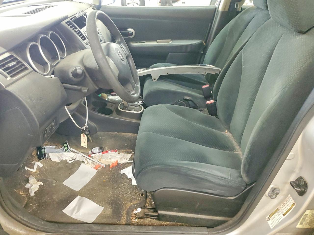2010 Nissan Versa 1.8 S Silver vin: 3N1BC1AP6AL379045