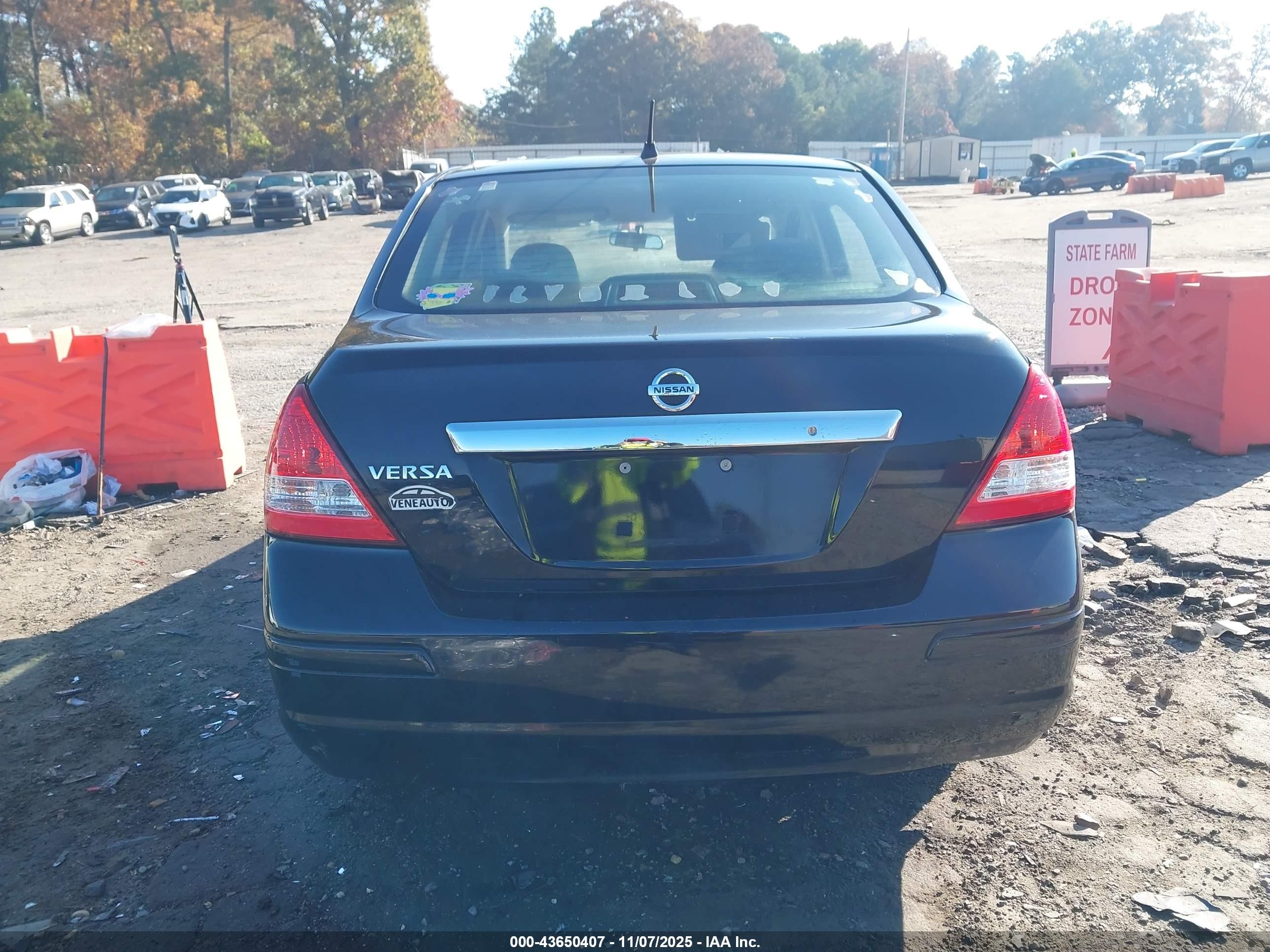 2011 Nissan Versa 1.8s Black vin: 3N1BC1AP6BL406472