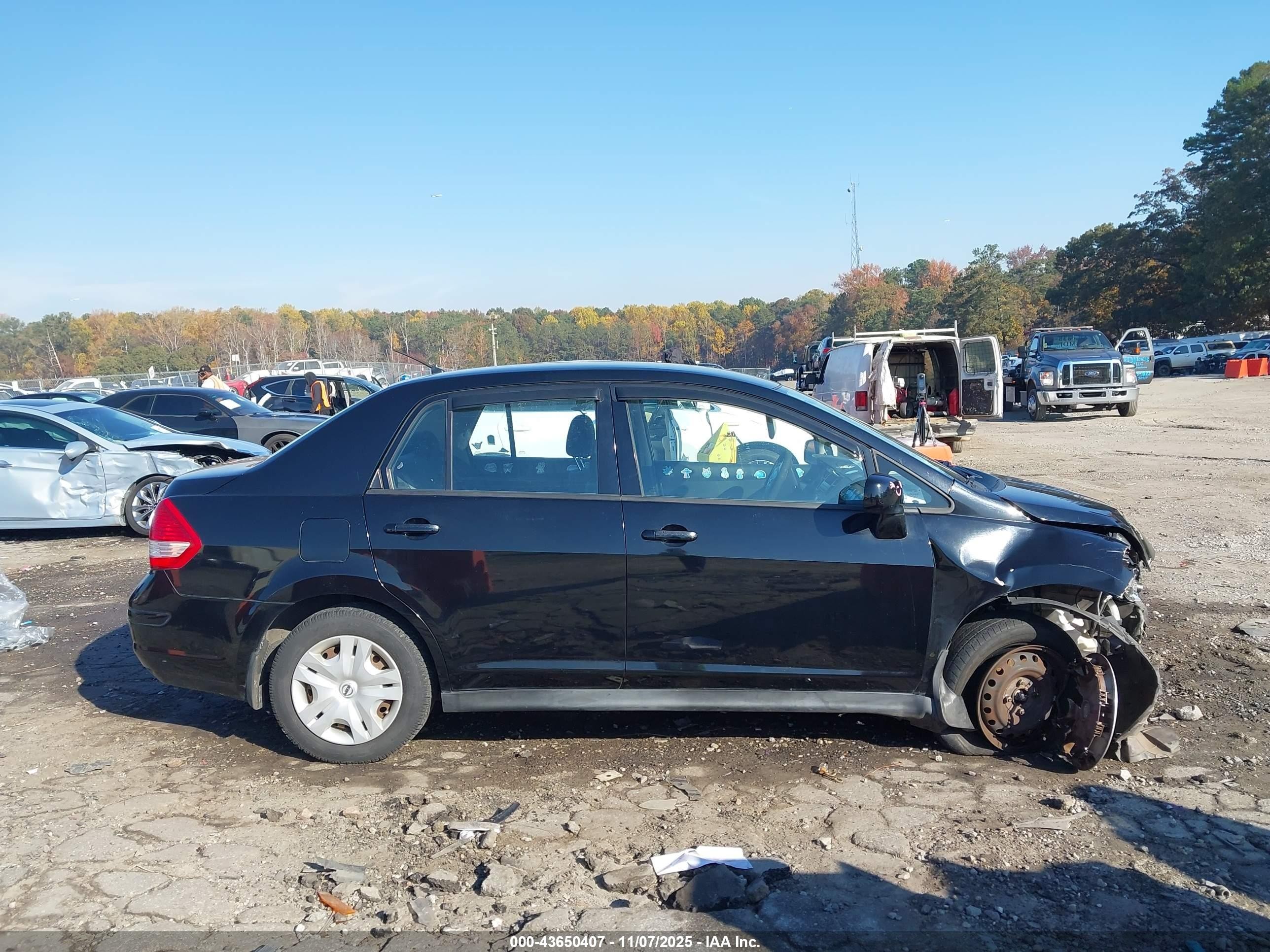 2011 Nissan Versa 1.8s Black vin: 3N1BC1AP6BL406472