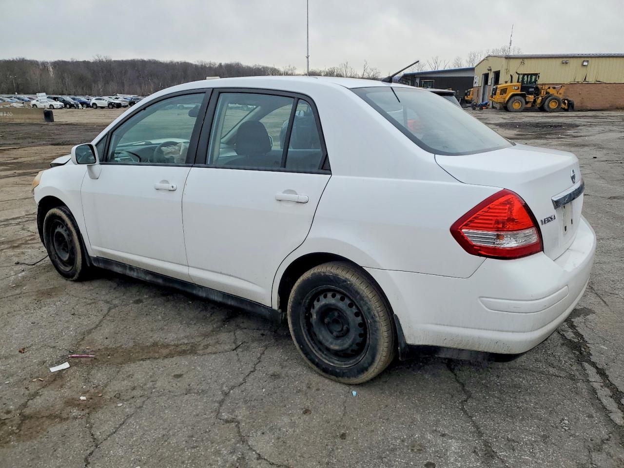 2011 Nissan Versa 1.8 S Белый vin: 3N1BC1AP6BL464677