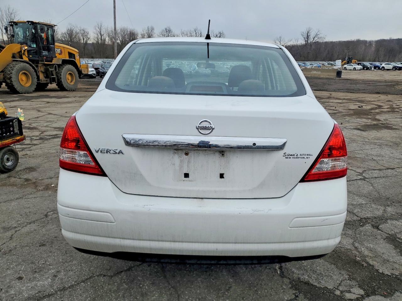 2011 Nissan Versa 1.8 S Белый vin: 3N1BC1AP6BL464677