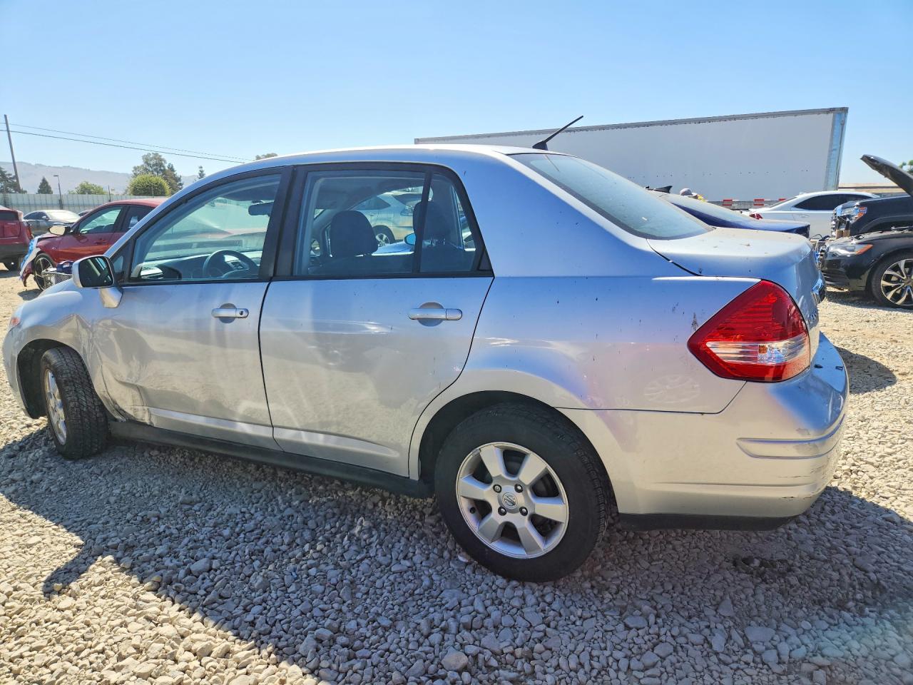 2010 Nissan Versa 1.8 S Silver vin: 3N1BC1AP7AL360827