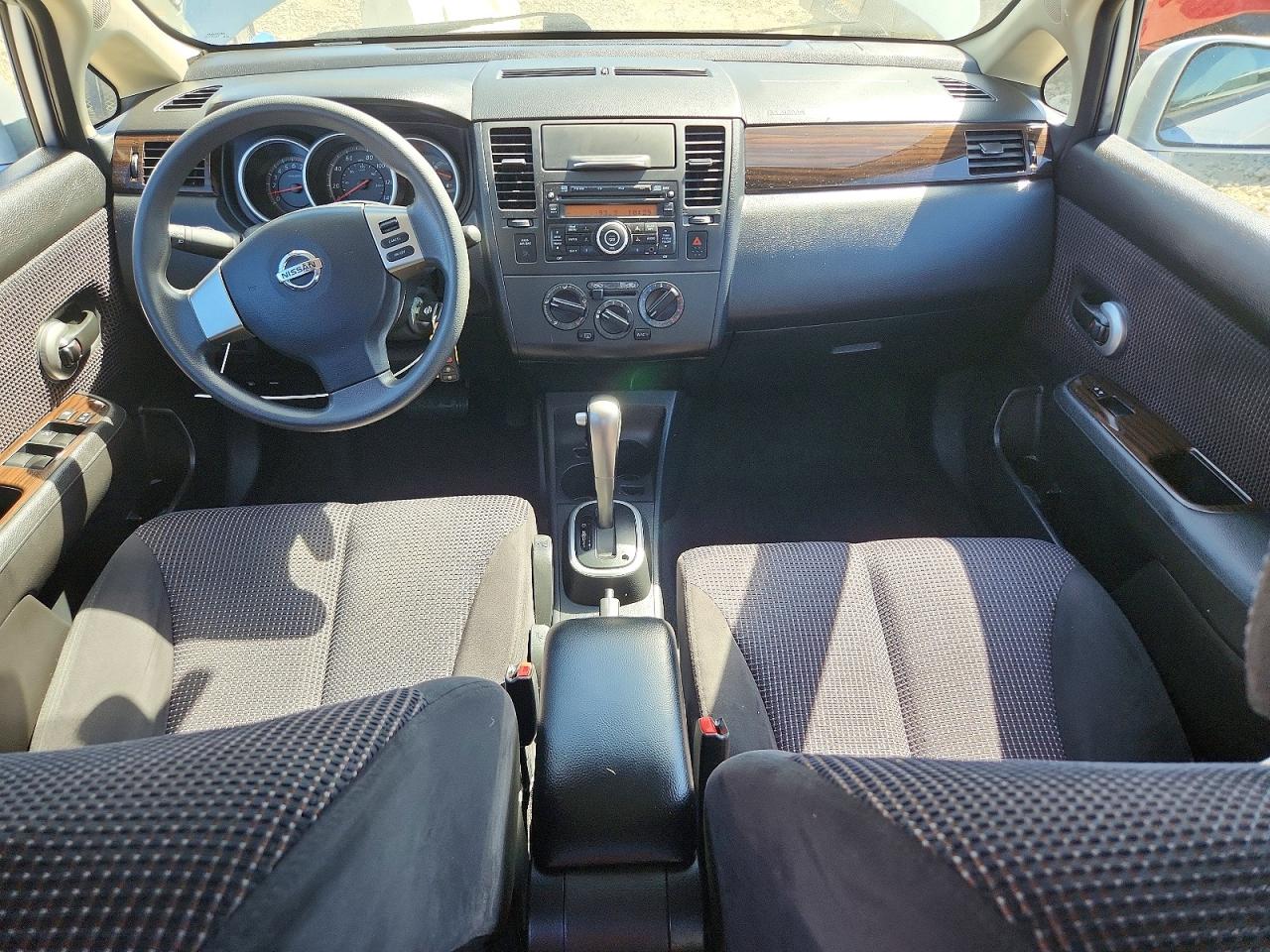 2010 Nissan Versa 1.8 S Silver vin: 3N1BC1AP7AL360827