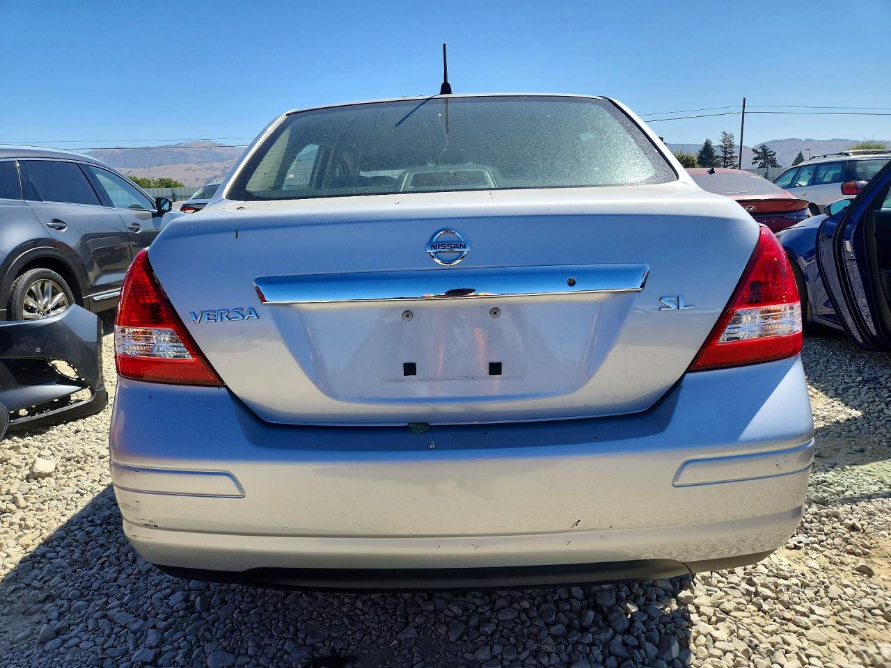 2010 Nissan Versa 1.8 S Silver vin: 3N1BC1AP7AL360827