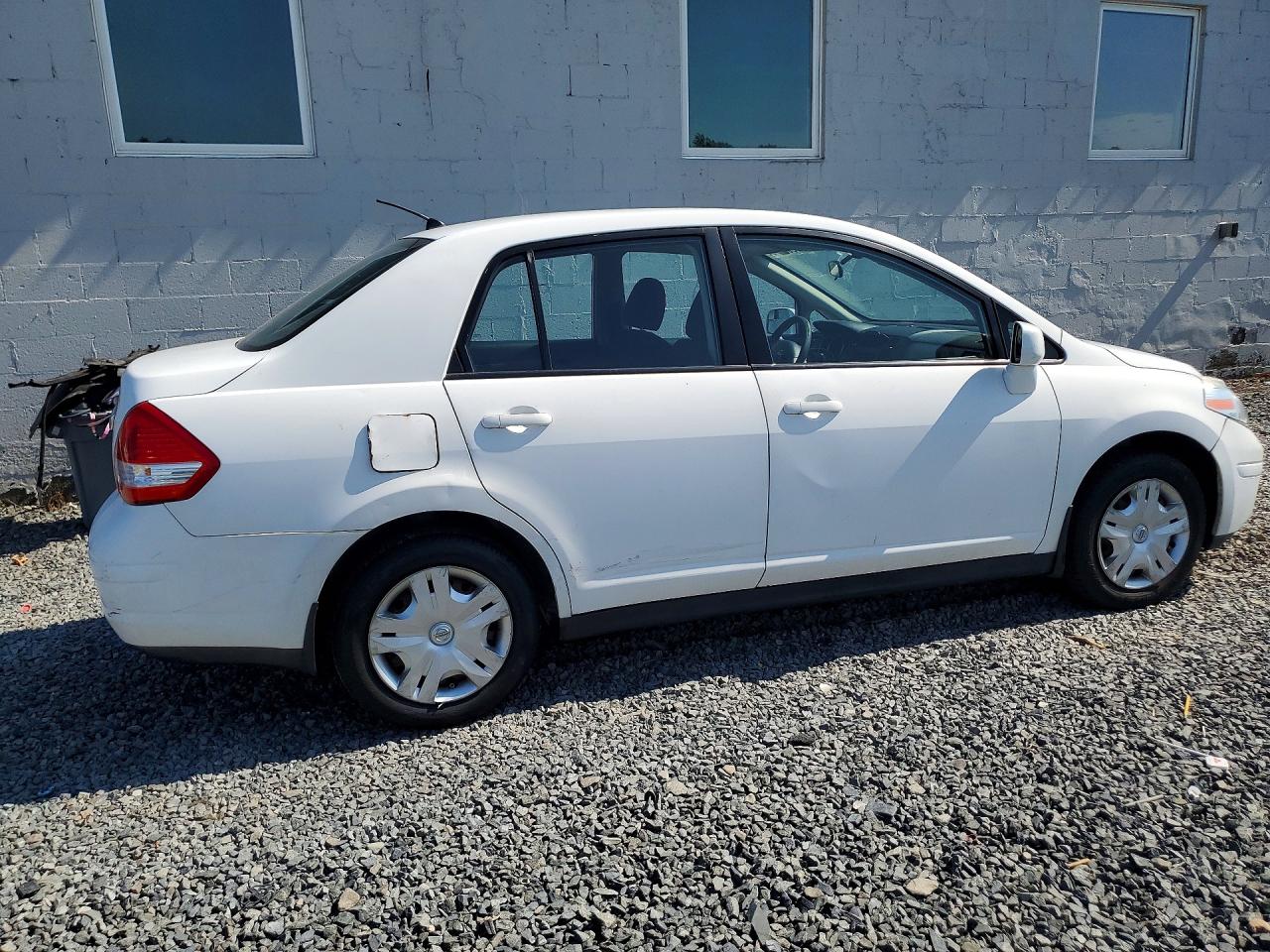 2010 Nissan Versa 1.8 S White vin: 3N1BC1AP7AL412246