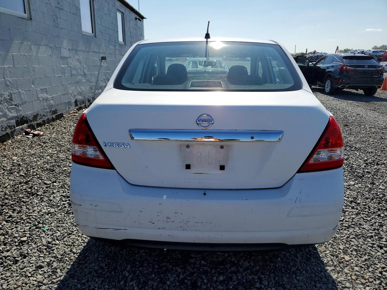 2010 Nissan Versa 1.8 S White vin: 3N1BC1AP7AL412246