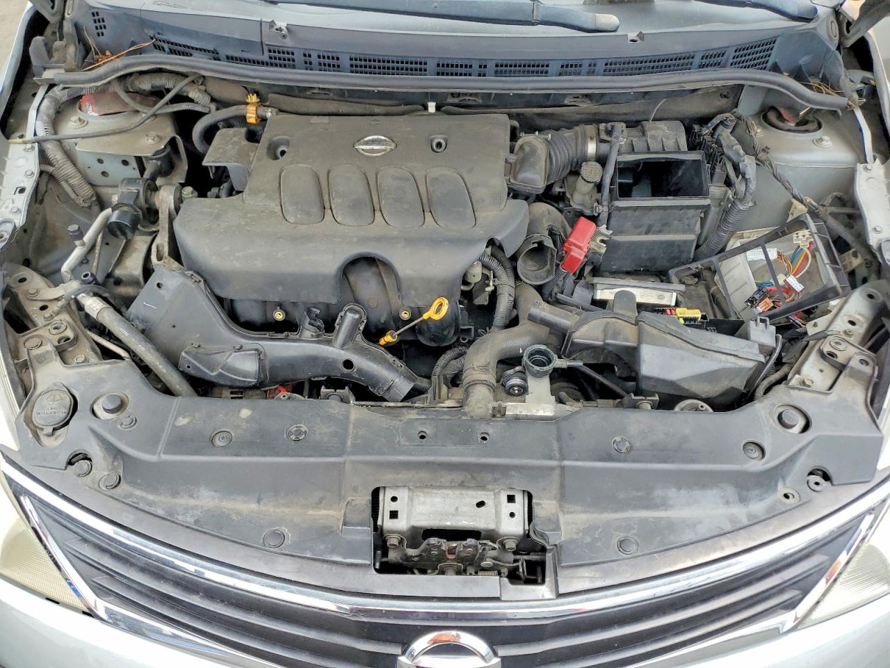 2010 Nissan Versa 1.8 S Silver vin: 3N1BC1AP7AL437003