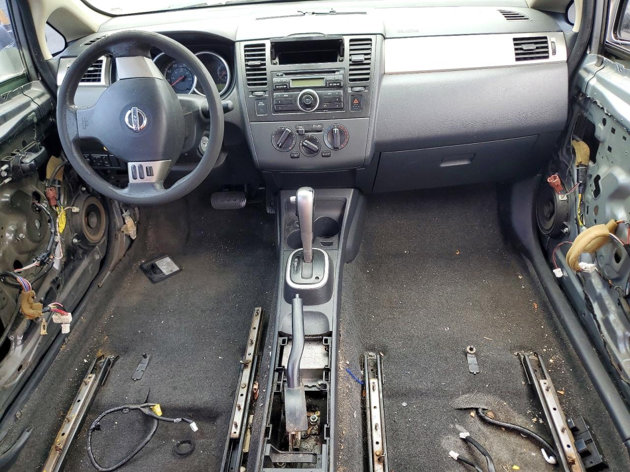 2010 Nissan Versa 1.8 S Silver vin: 3N1BC1AP7AL437003