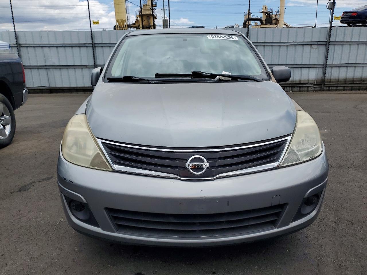2010 Nissan Versa 1.8 S Silver vin: 3N1BC1AP7AL437003