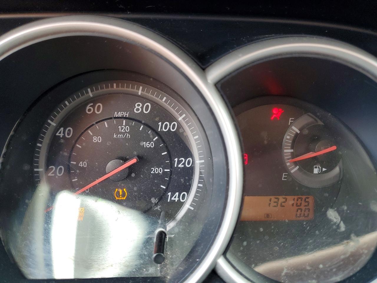 2010 Nissan Versa 1.8 S Silver vin: 3N1BC1AP7AL437003