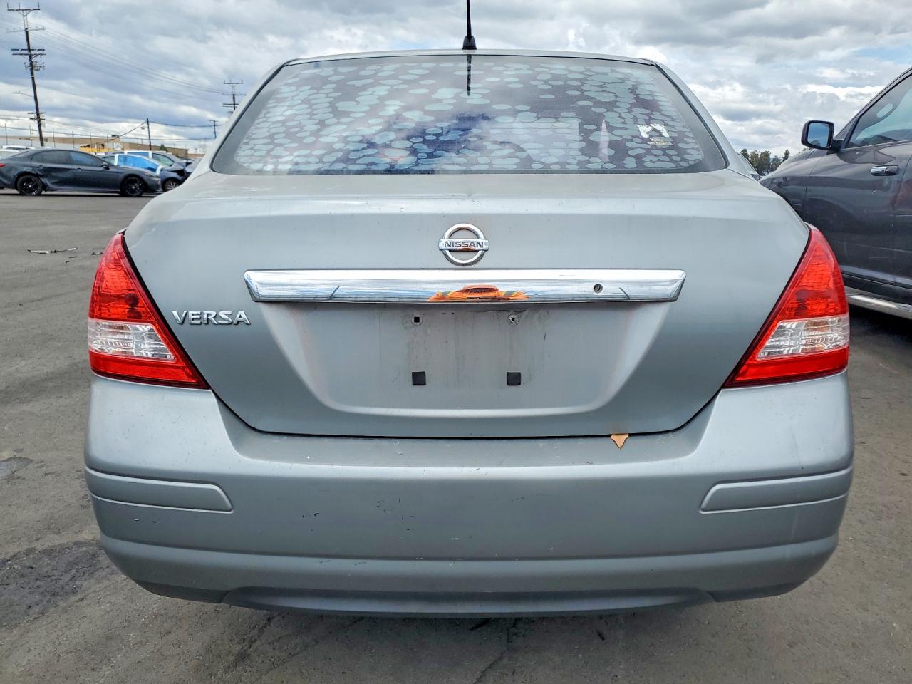2010 Nissan Versa 1.8 S Silver vin: 3N1BC1AP7AL437003