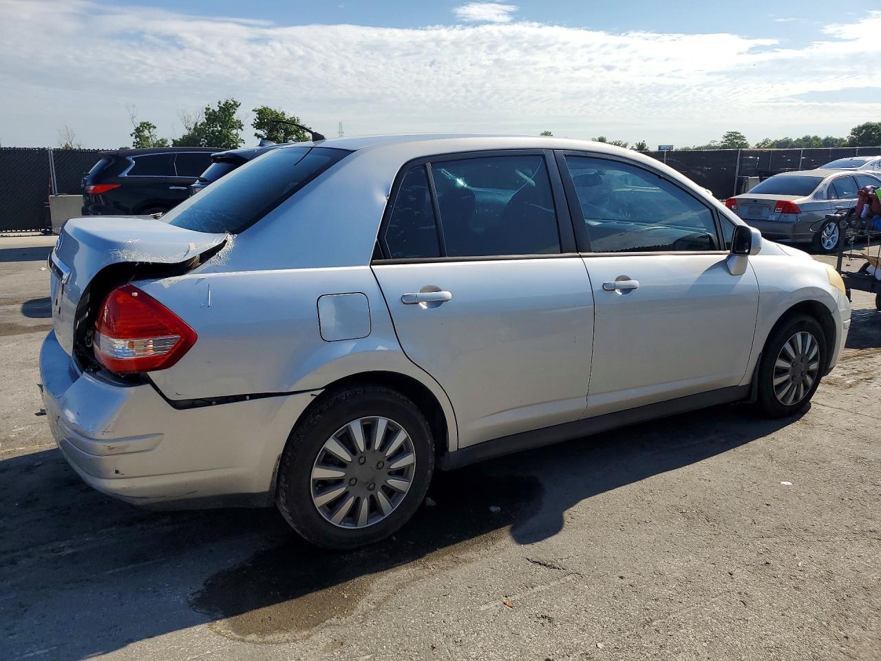 2011 Nissan Versa 1.8 S Silver vin: 3N1BC1AP7BL435513
