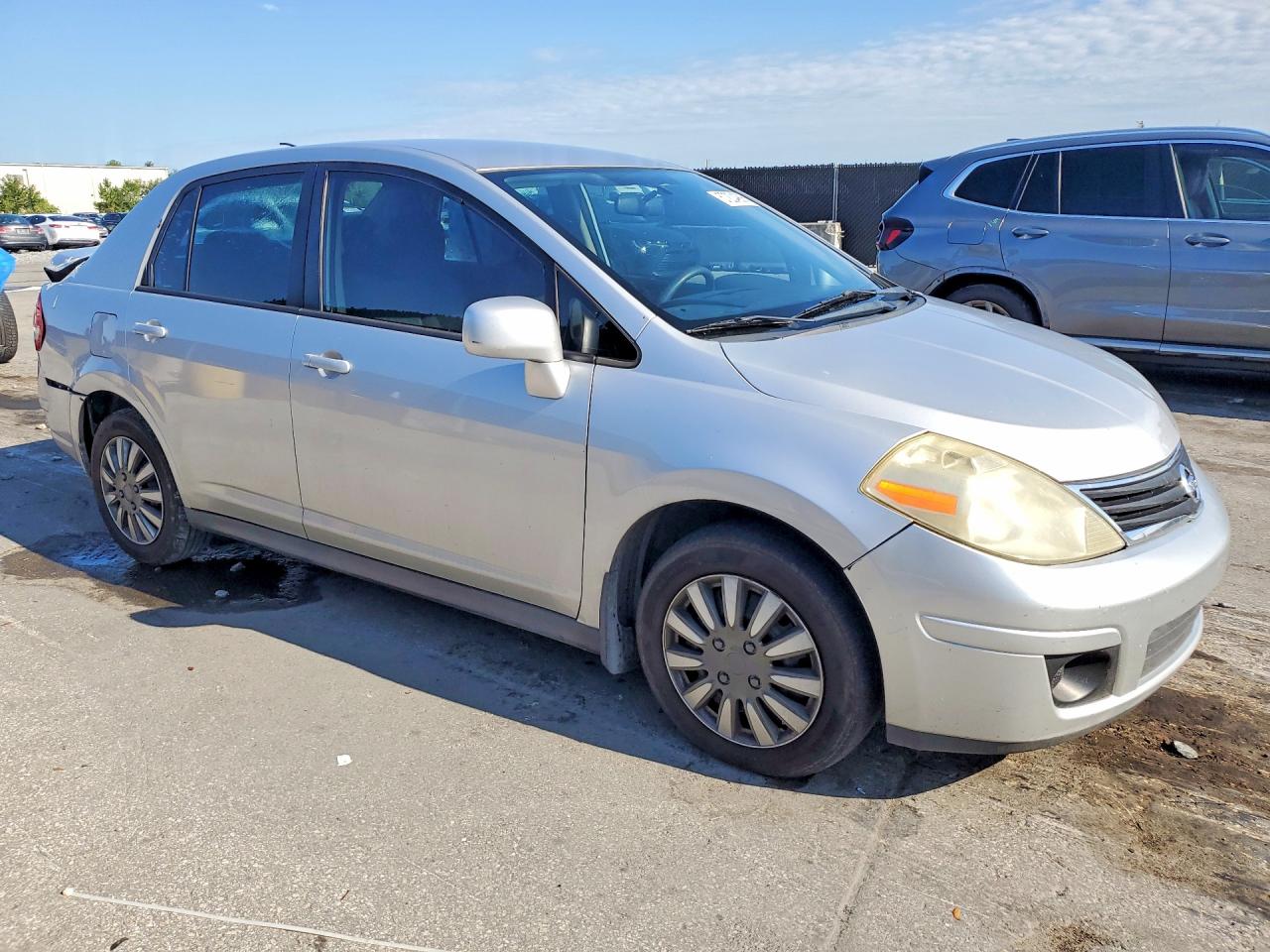 2011 Nissan Versa 1.8 S Silver vin: 3N1BC1AP7BL435513