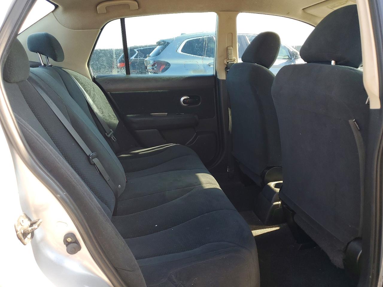2011 Nissan Versa 1.8 S Silver vin: 3N1BC1AP7BL435513