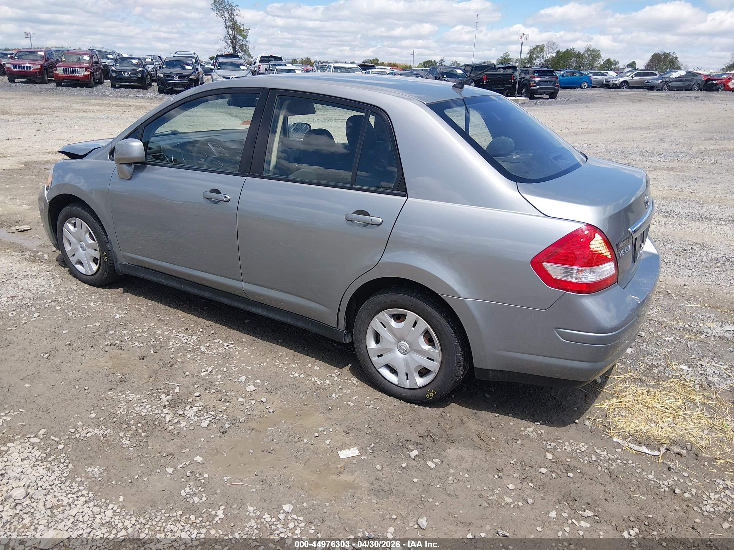 2011 Nissan Versa 1.8s Gray vin: 3N1BC1AP7BL445099