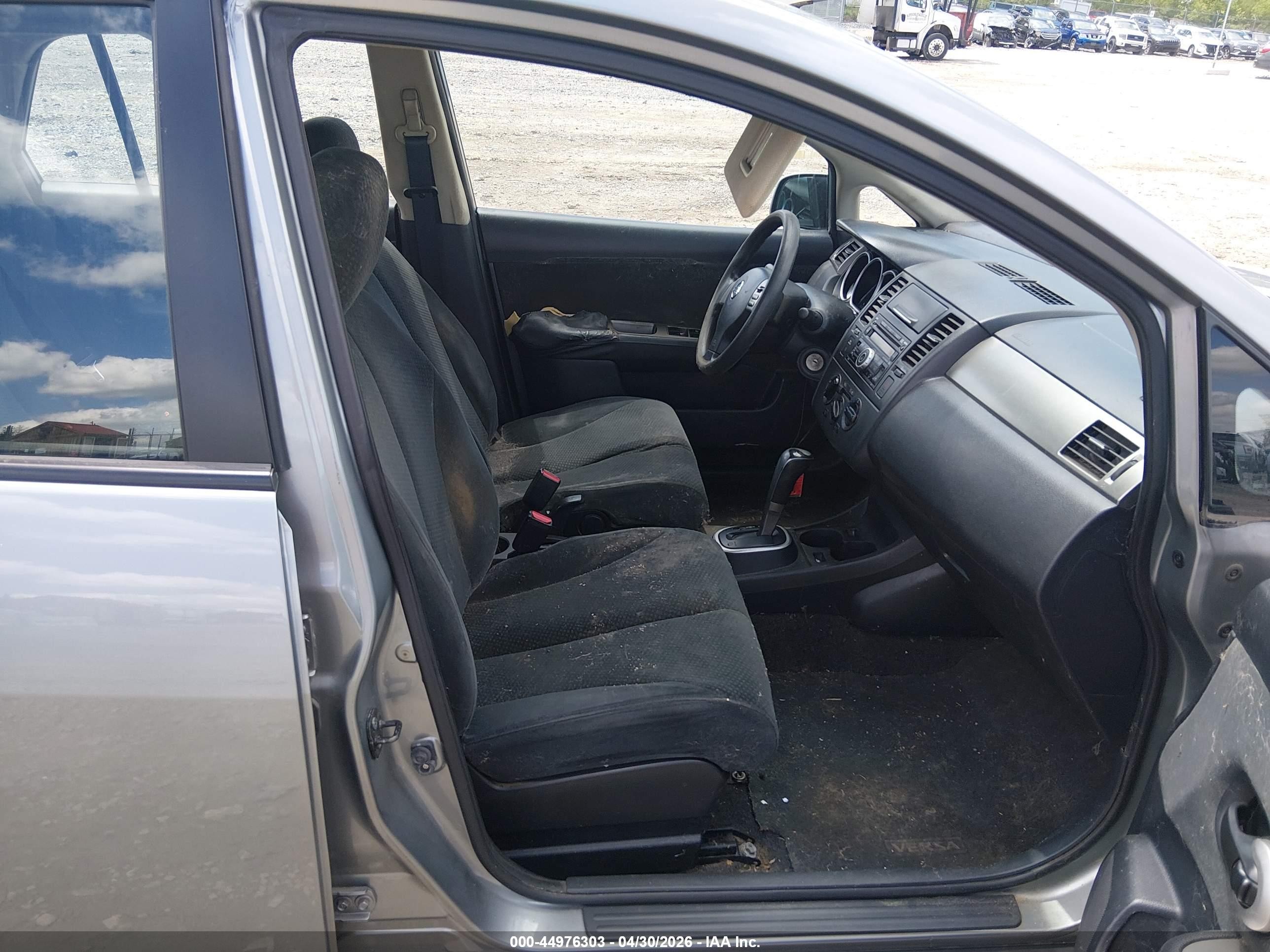 2011 Nissan Versa 1.8s Gray vin: 3N1BC1AP7BL445099