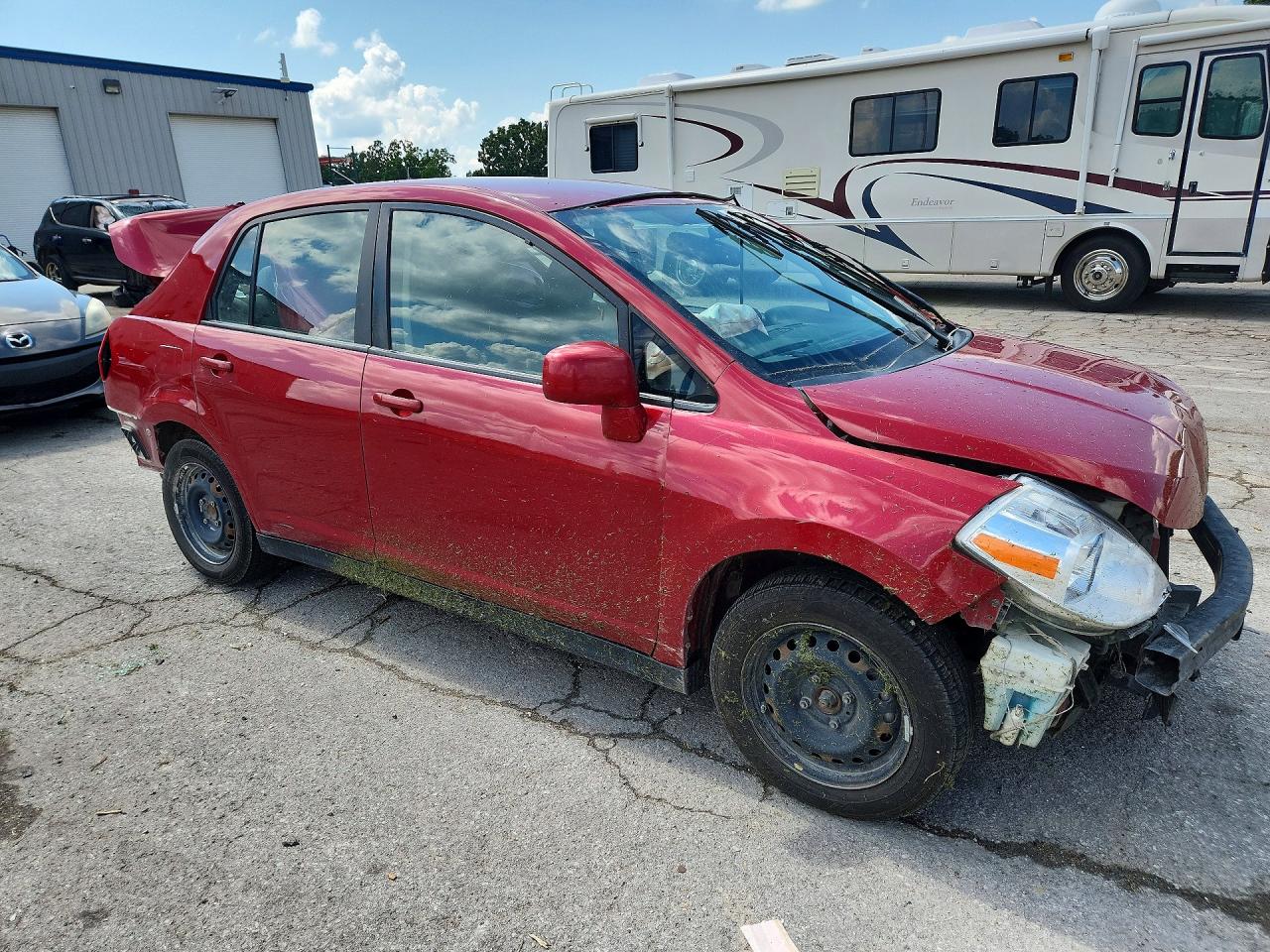 2011 Nissan Versa 1.8 S Red vin: 3N1BC1AP7BL453736