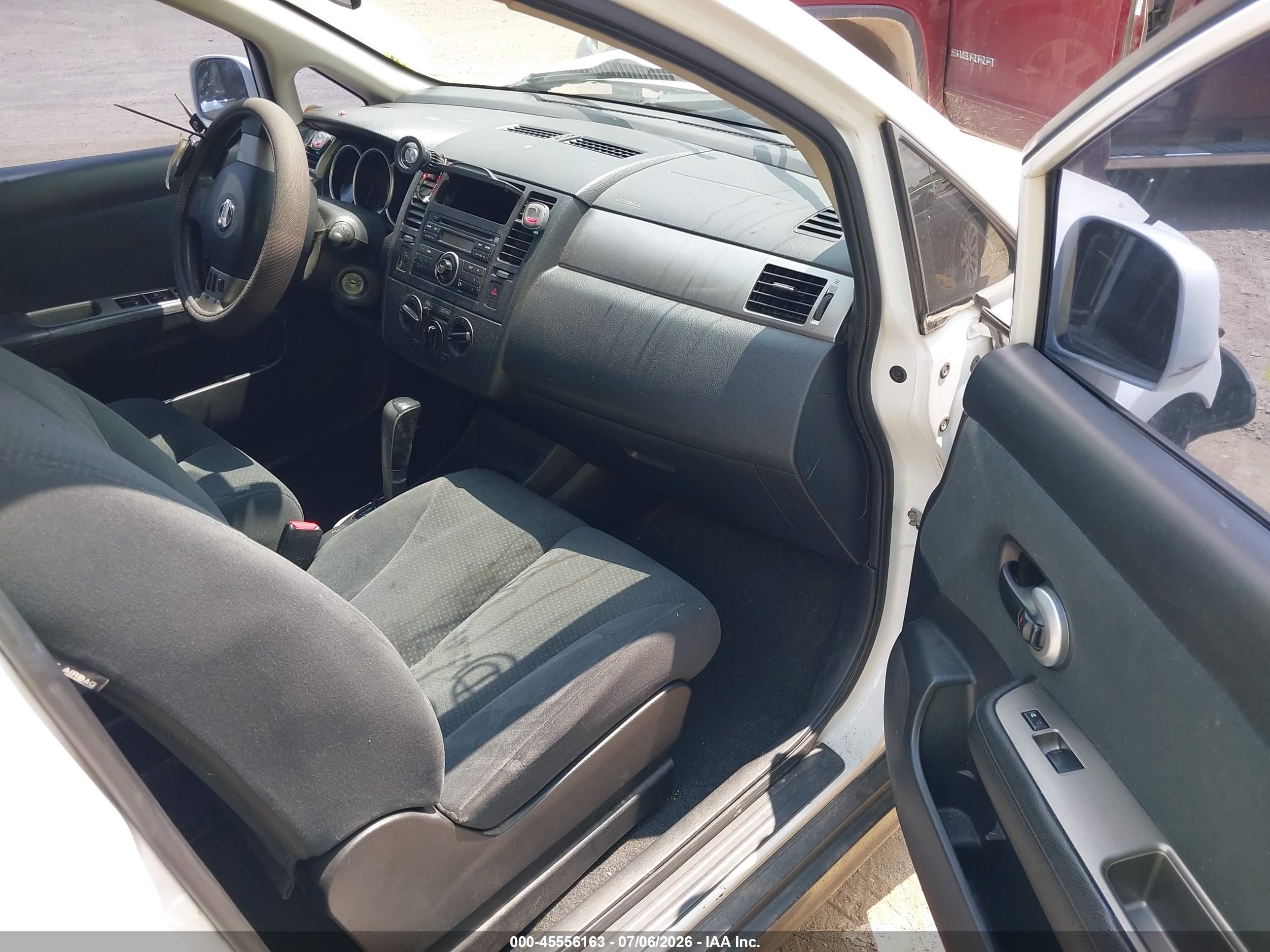 2010 Nissan Versa 1.8s Белый vin: 3N1BC1AP8AL363882