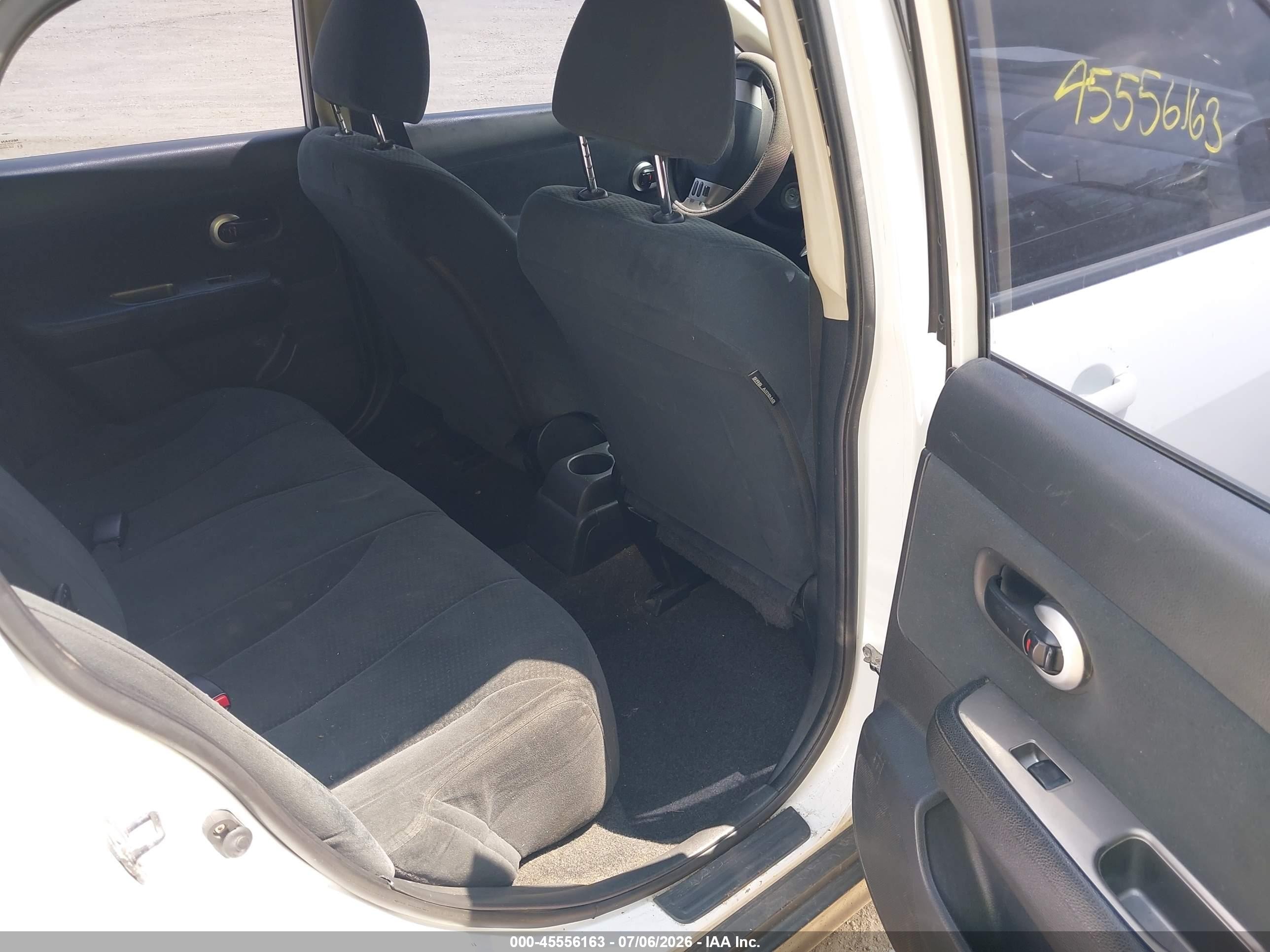 2010 Nissan Versa 1.8s Белый vin: 3N1BC1AP8AL363882