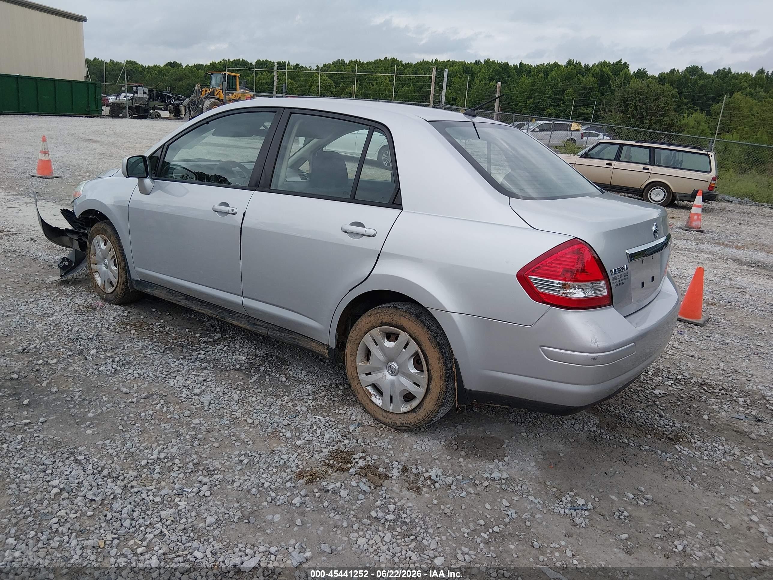 2010 Nissan Versa 1.8s Silver vin: 3N1BC1AP8AL392833