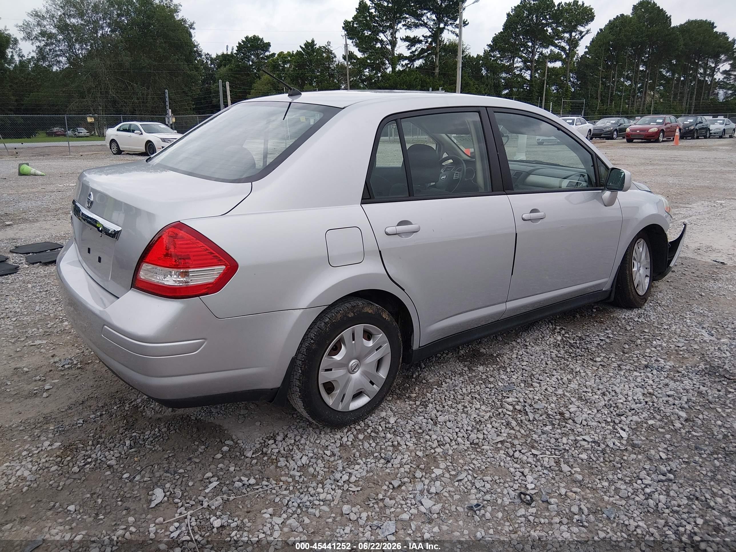 2010 Nissan Versa 1.8s Silver vin: 3N1BC1AP8AL392833