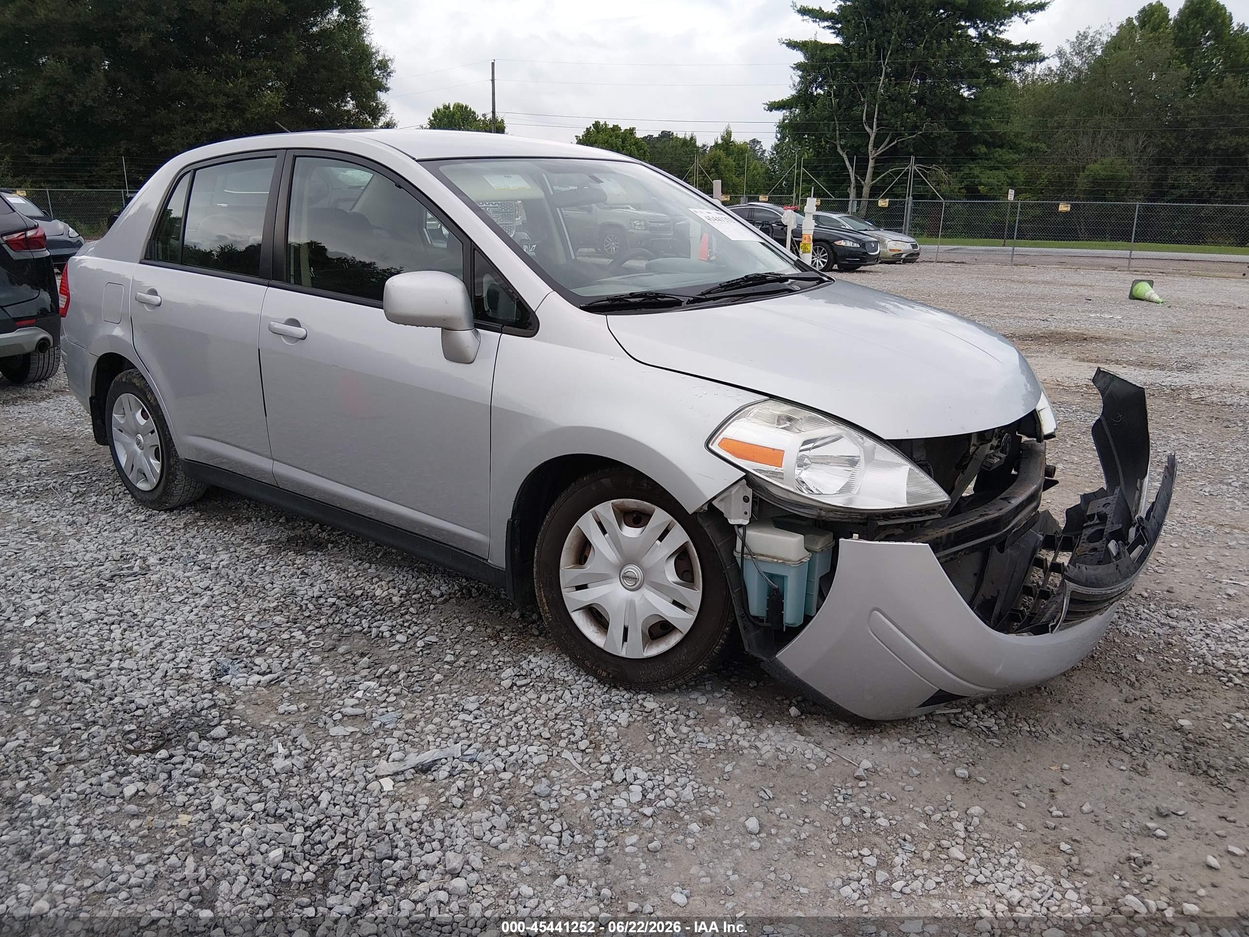 2010 Nissan Versa 1.8s Серебряный vin: 3N1BC1AP8AL392833