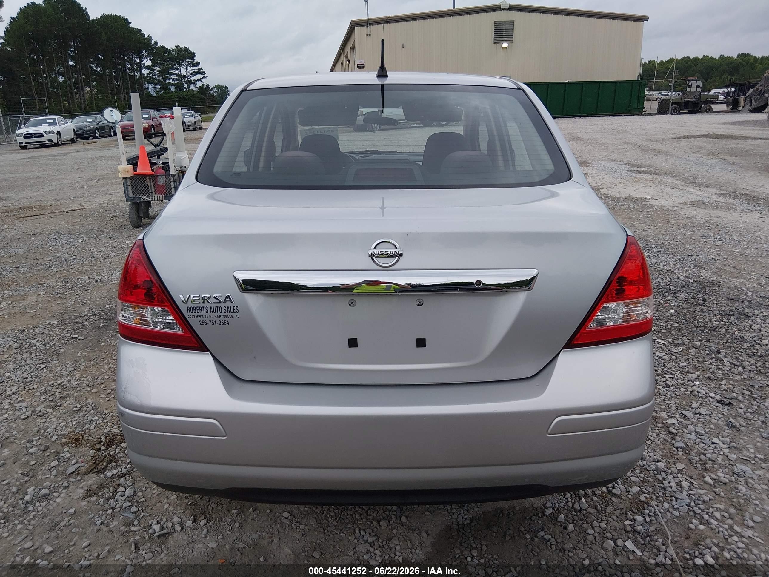 2010 Nissan Versa 1.8s Silver vin: 3N1BC1AP8AL392833