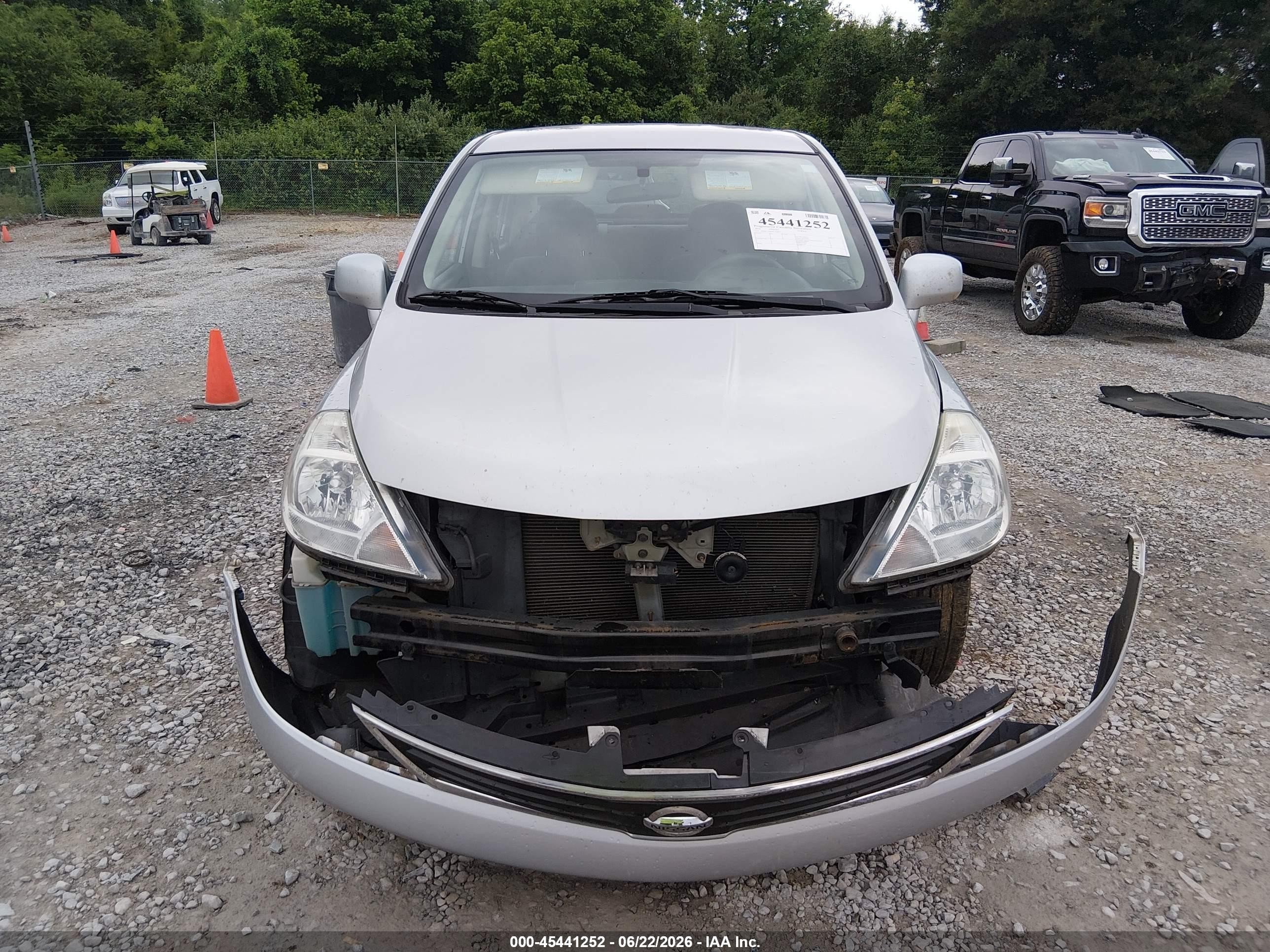 2010 Nissan Versa 1.8s Silver vin: 3N1BC1AP8AL392833