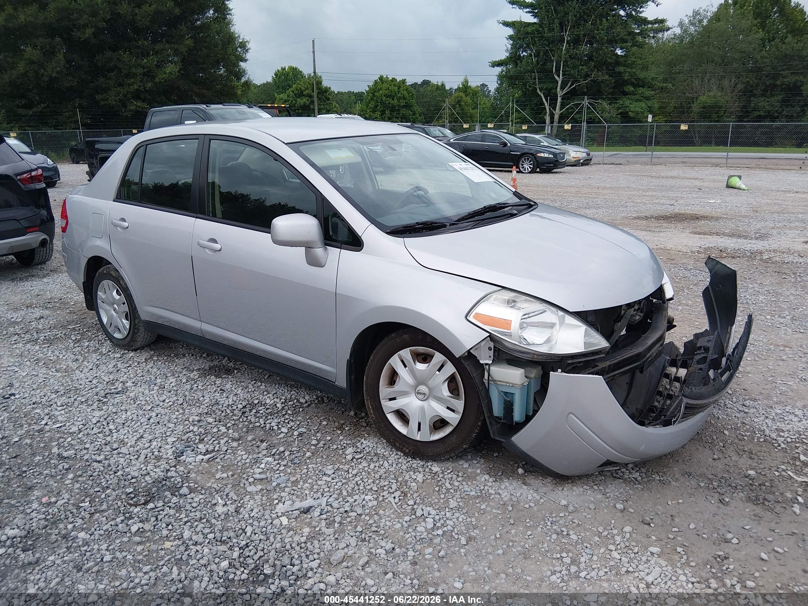 2010 Nissan Versa 1.8s Silver vin: 3N1BC1AP8AL392833