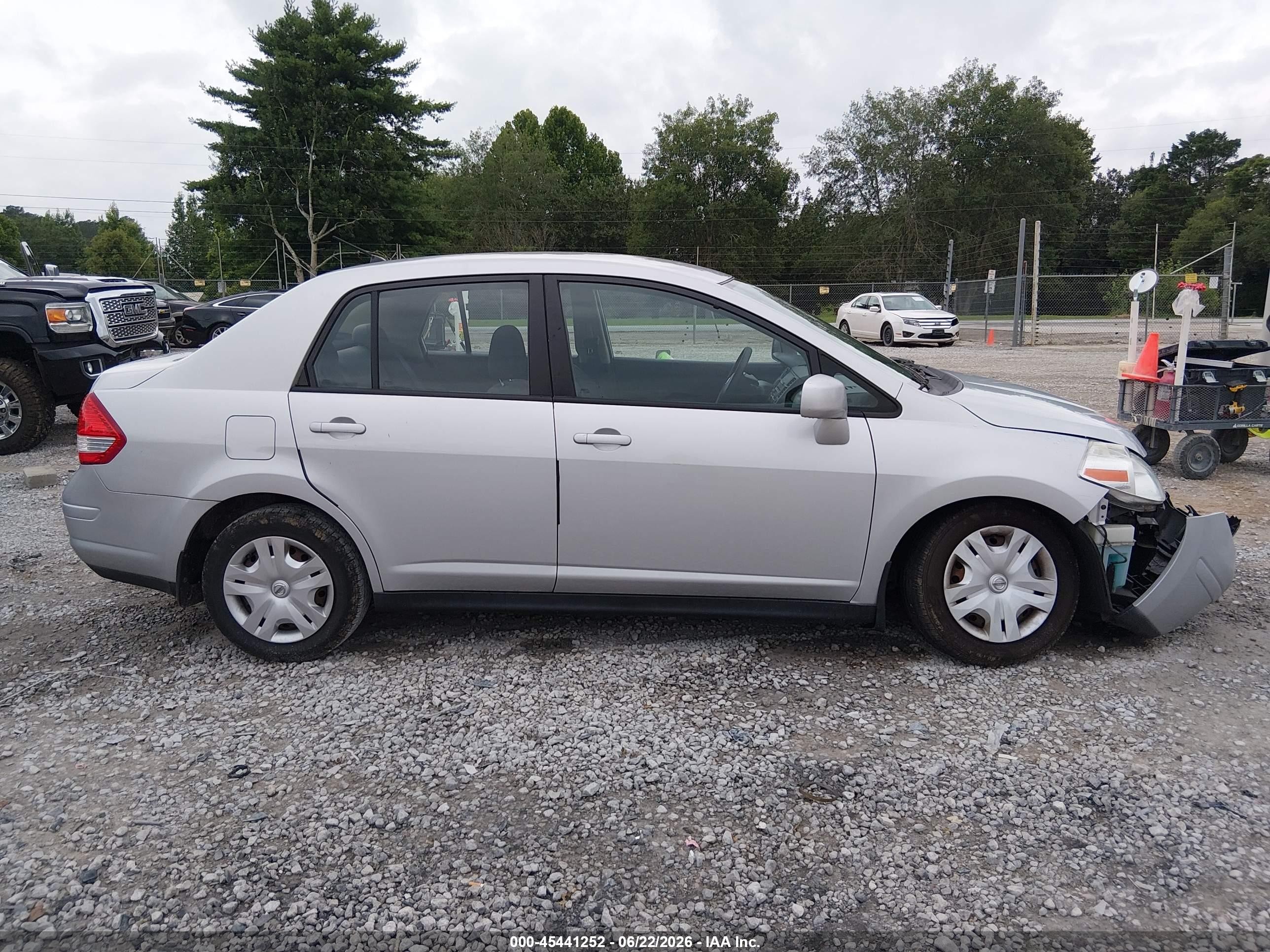 2010 Nissan Versa 1.8s Silver vin: 3N1BC1AP8AL392833