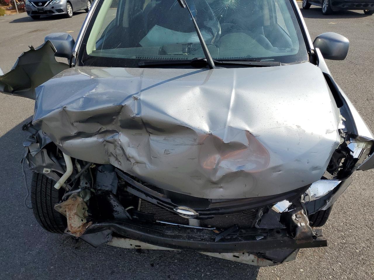 2010 Nissan Versa 1.8 S Silver vin: 3N1BC1AP8AL401448