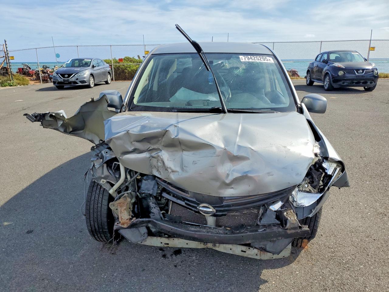 2010 Nissan Versa 1.8 S Silver vin: 3N1BC1AP8AL401448