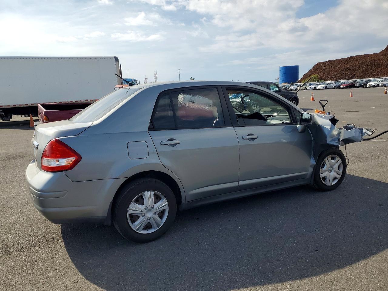 2010 Nissan Versa 1.8 S Silver vin: 3N1BC1AP8AL401448