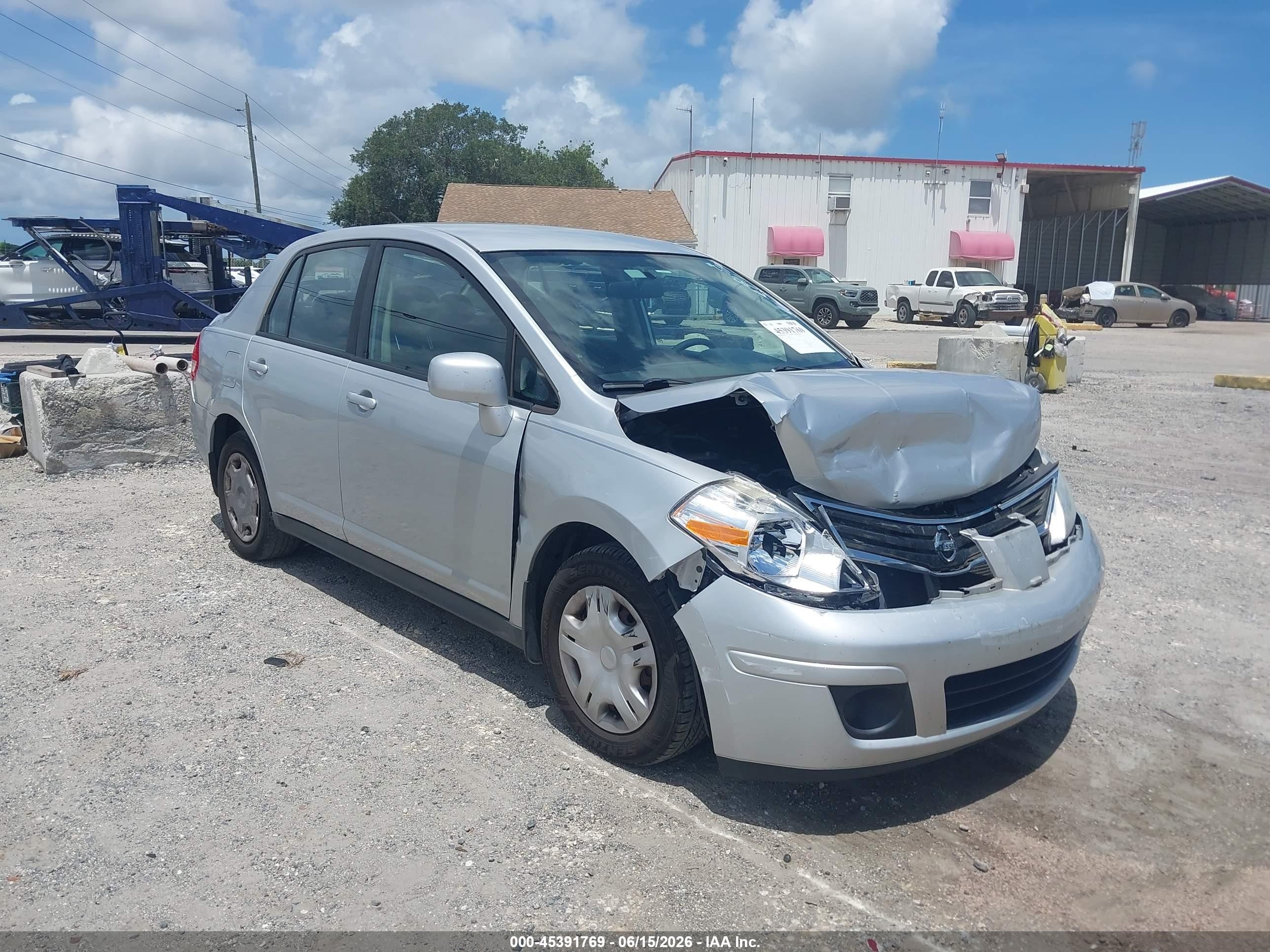 2010 Nissan Versa 1.8s Silver vin: 3N1BC1AP8AL431985