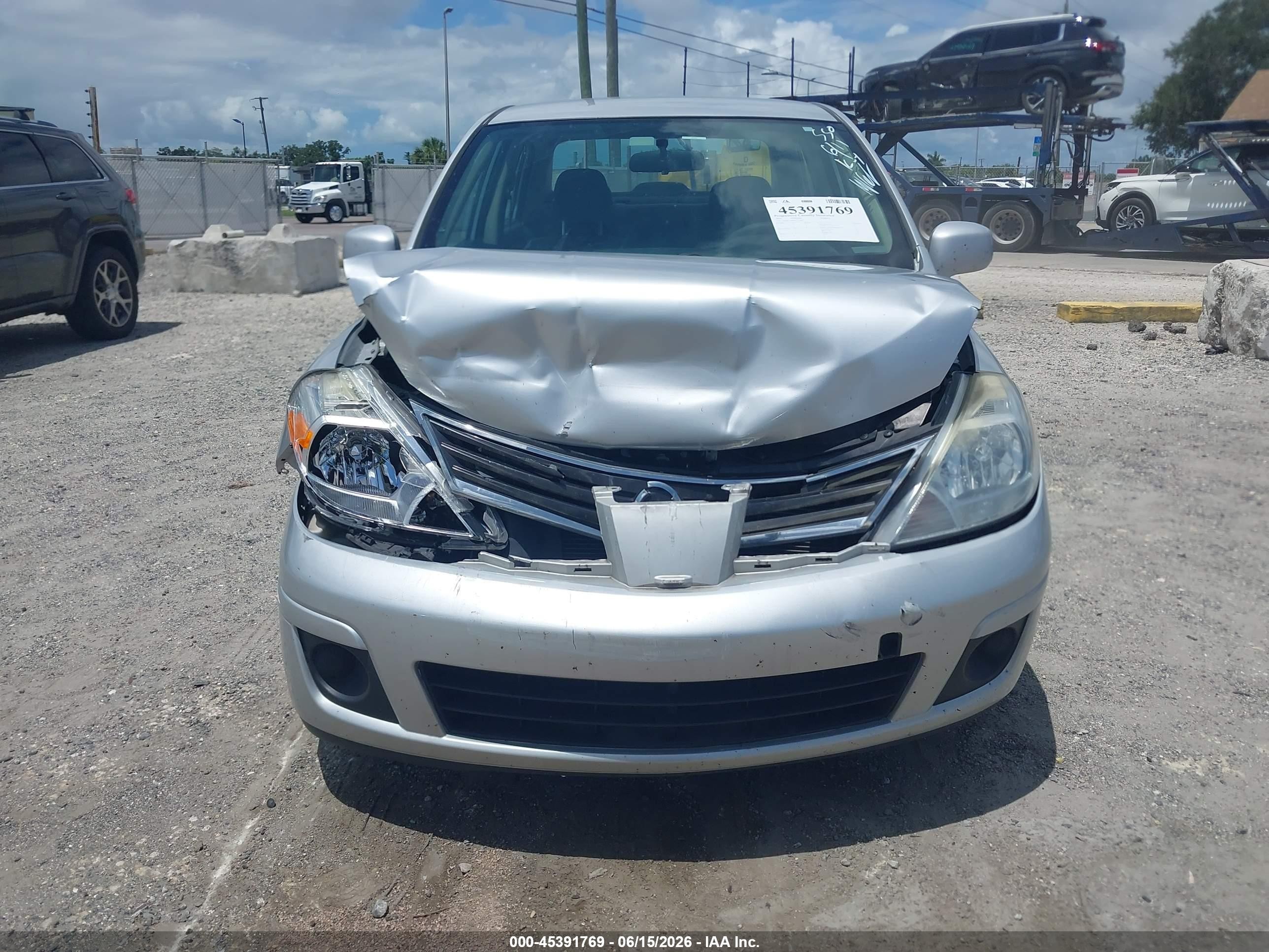 2010 Nissan Versa 1.8s Silver vin: 3N1BC1AP8AL431985