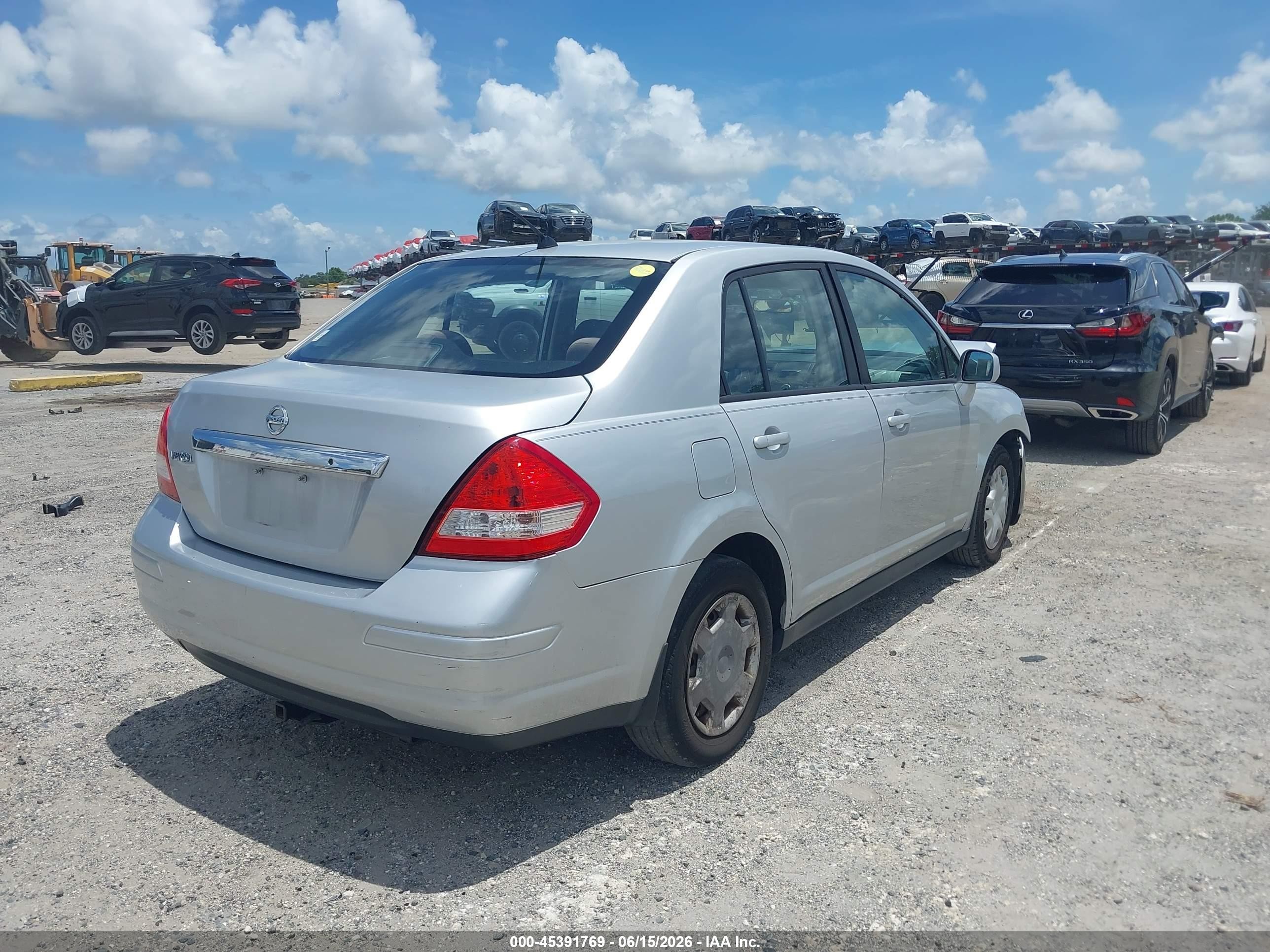 2010 Nissan Versa 1.8s Silver vin: 3N1BC1AP8AL431985