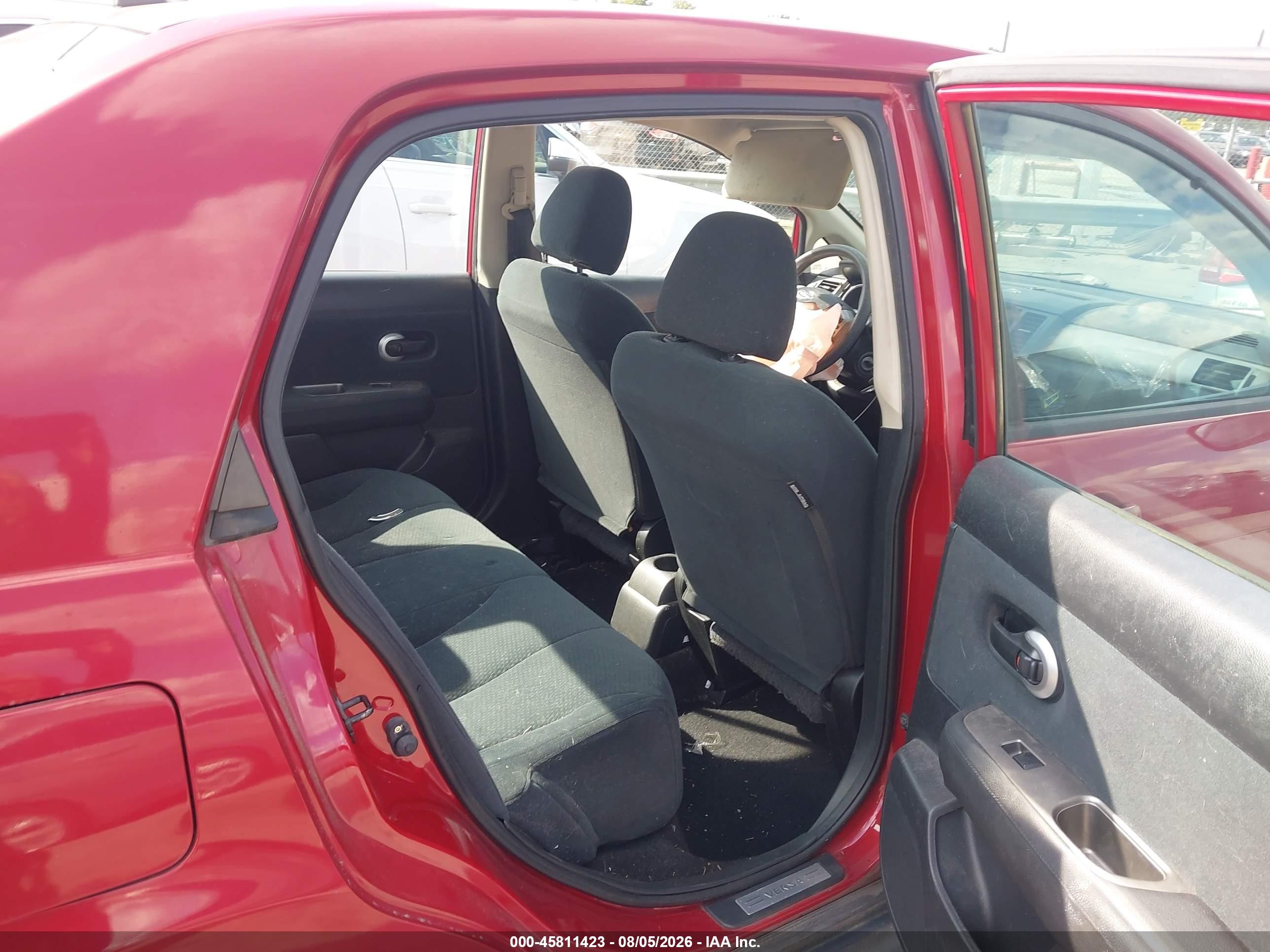 2010 Nissan Versa 1.8s Red vin: 3N1BC1AP9AL378794