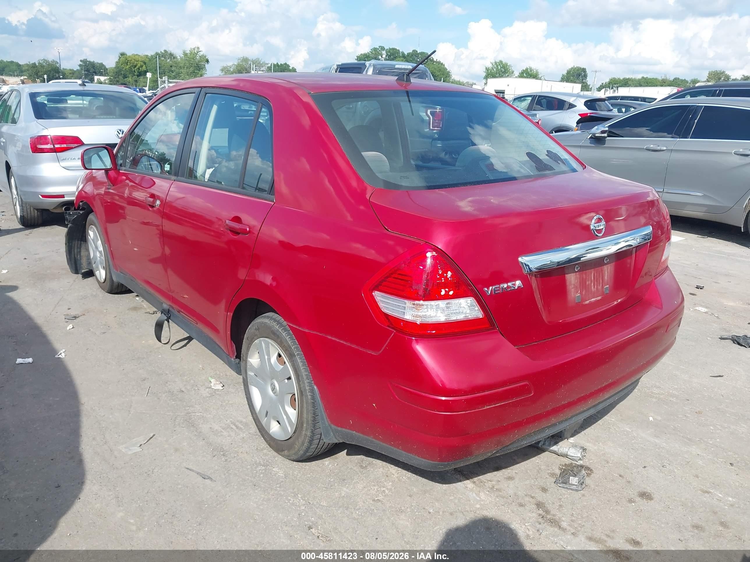 2010 Nissan Versa 1.8s Red vin: 3N1BC1AP9AL378794