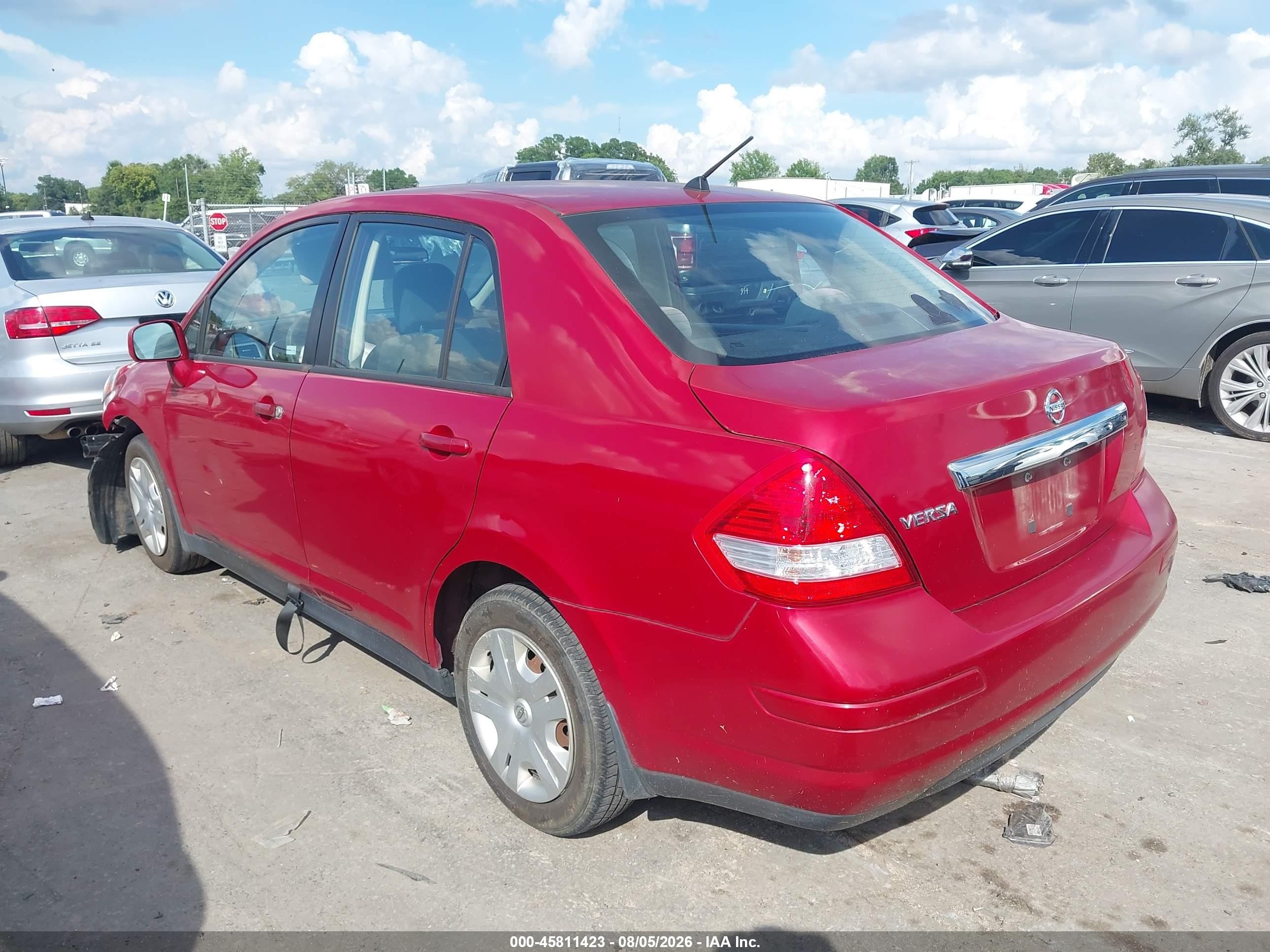 2010 Nissan Versa 1.8s Red vin: 3N1BC1AP9AL378794